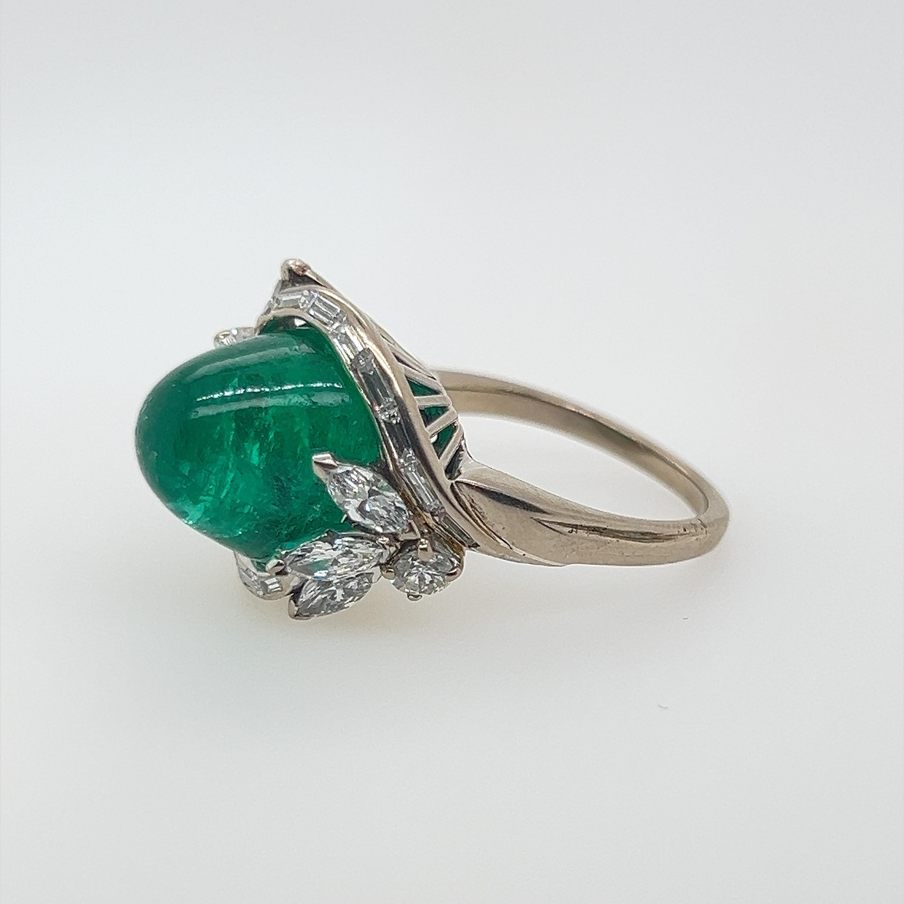 Women's Sterlé Paris 1950s Natural Columbian Emerald & Diamond Ring For Sale