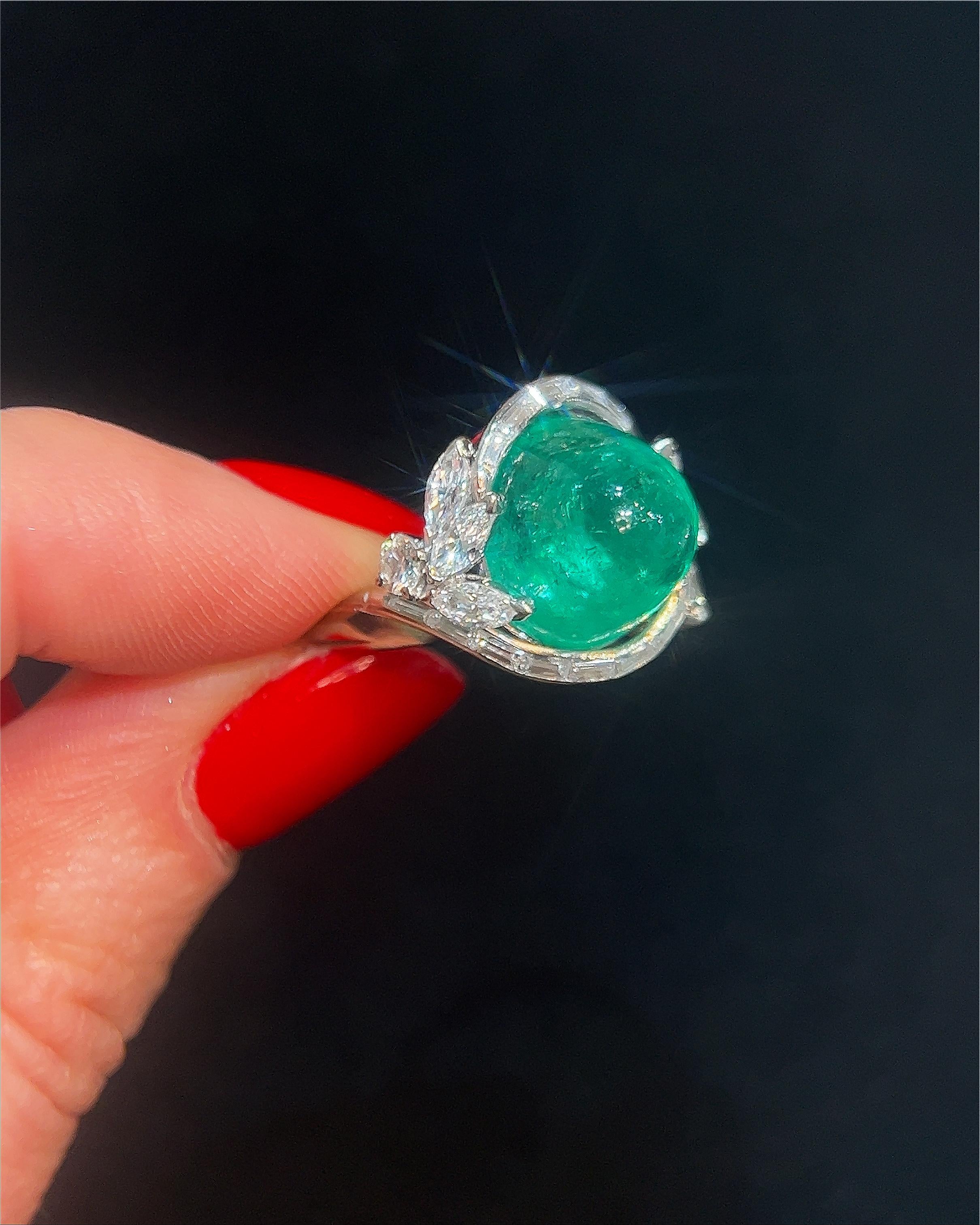 Sterlé Paris 1950s Natural Columbian Emerald & Diamond Ring For Sale 2