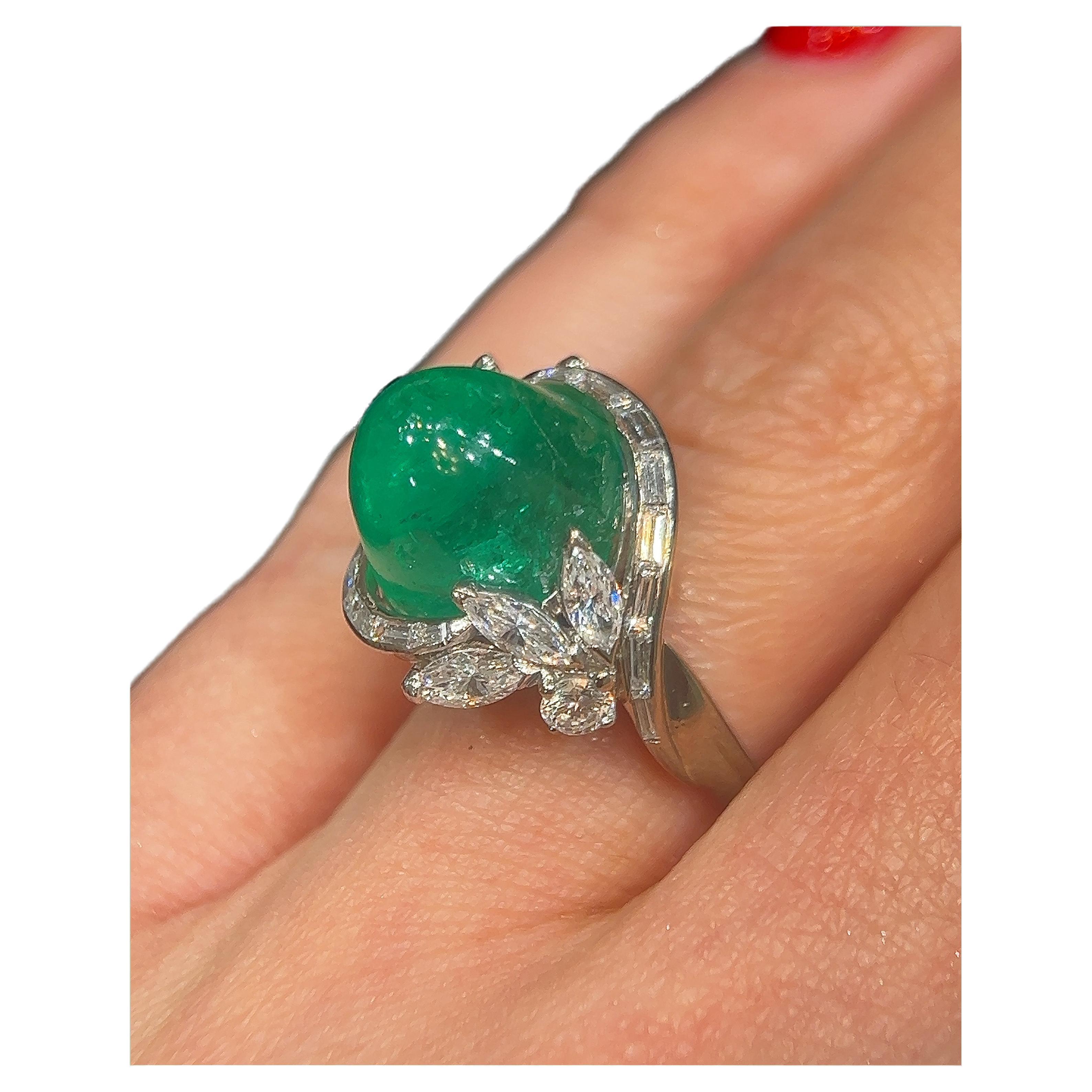 Sterlé Paris 1950s Natural Columbian Emerald & Diamond Ring For Sale
