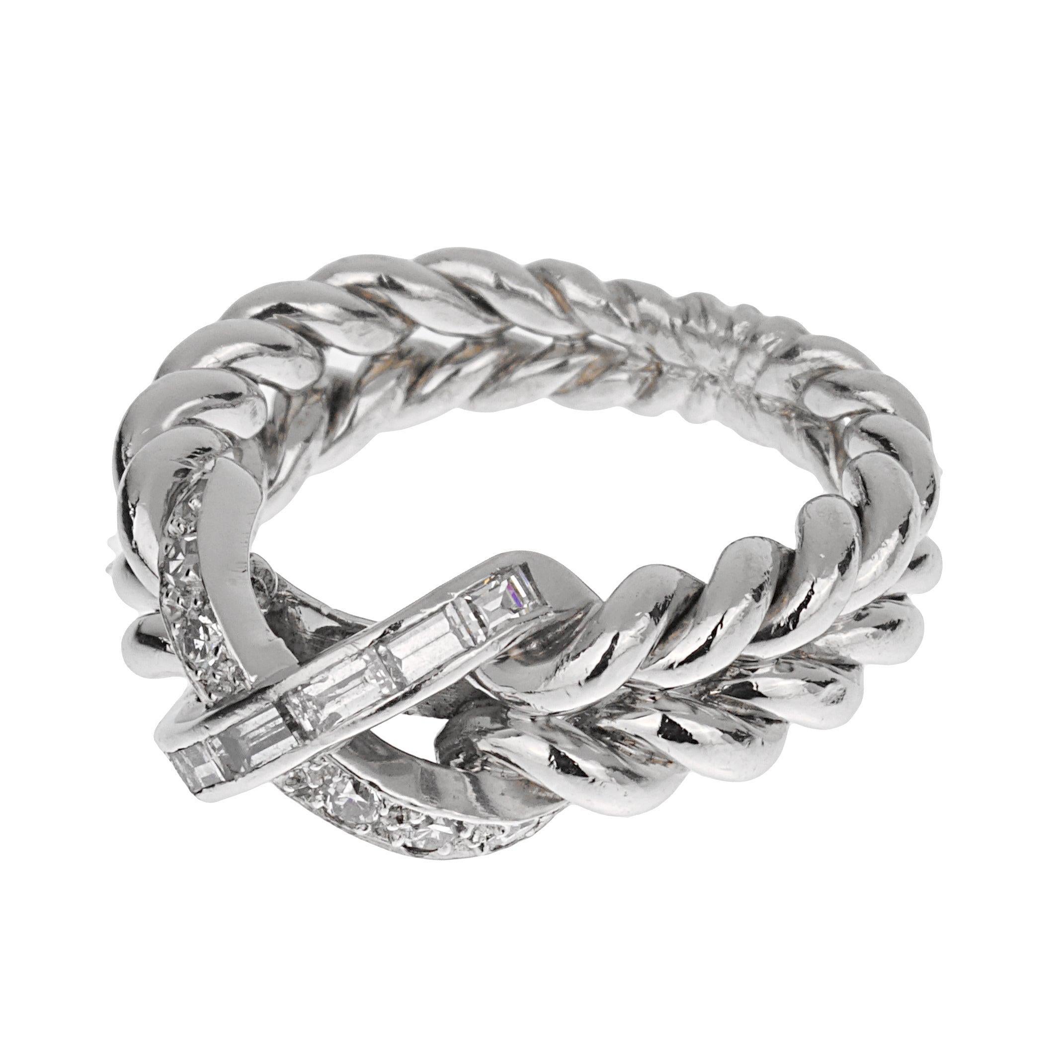 Taille ronde Bague cocktail Paris en platine et diamants taille 5 1/2 en vente