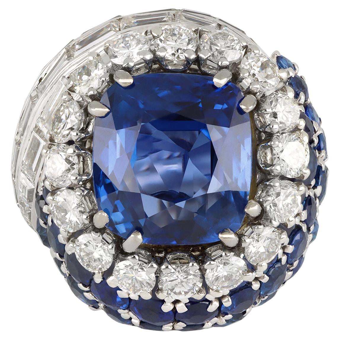 Anello Sterle con zaffiro e diamanti, francese, 1950 circa. in vendita