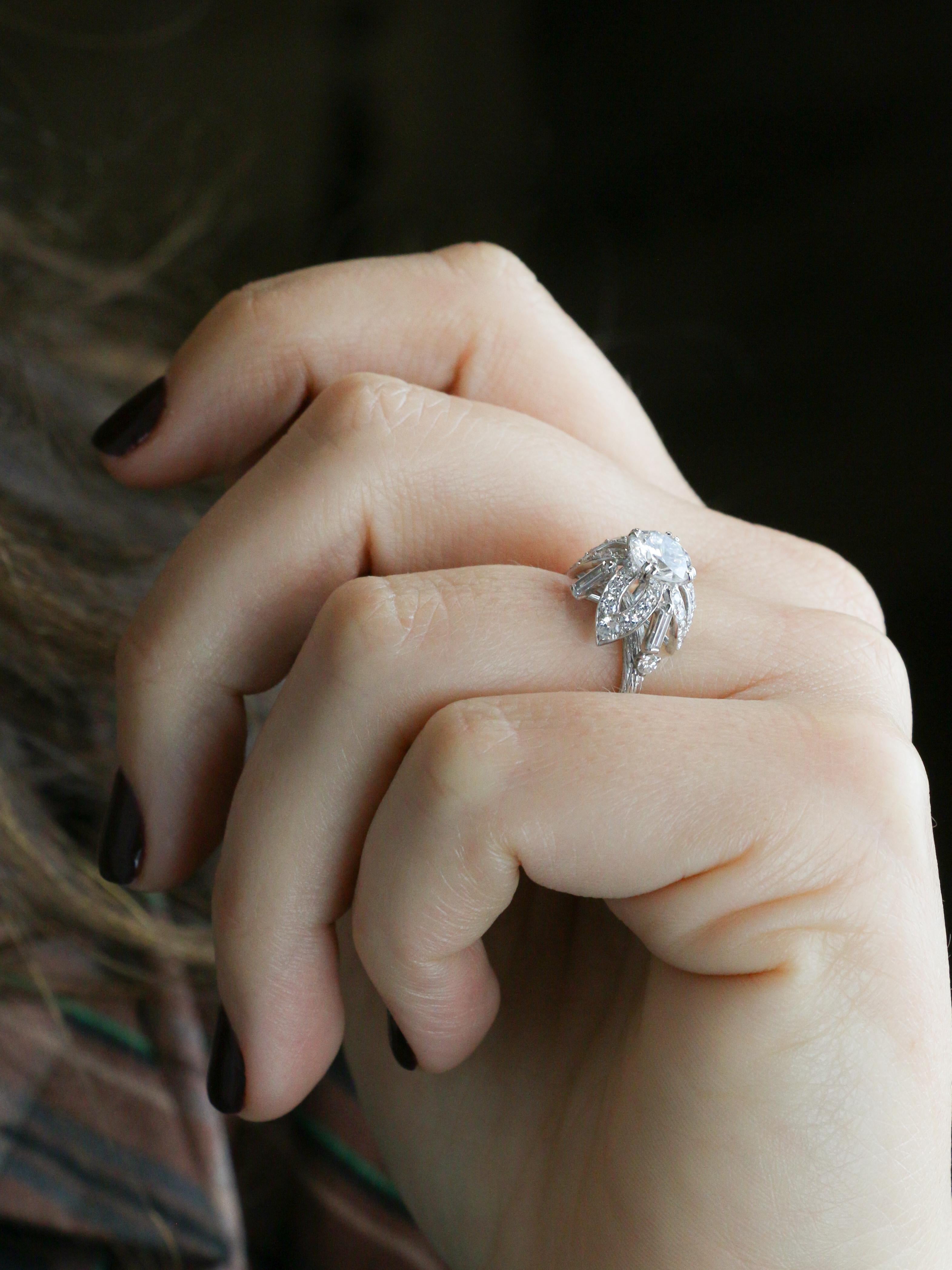STERLE Anello solitario con diamante rotondo da 1,11 carati in platino in vendita 4