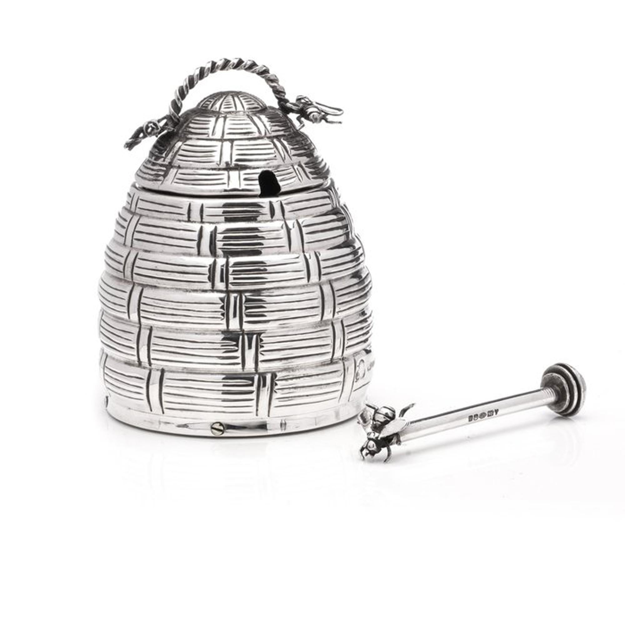 Silver Sterling 925 silver beehive honey pot with a spoon For Sale