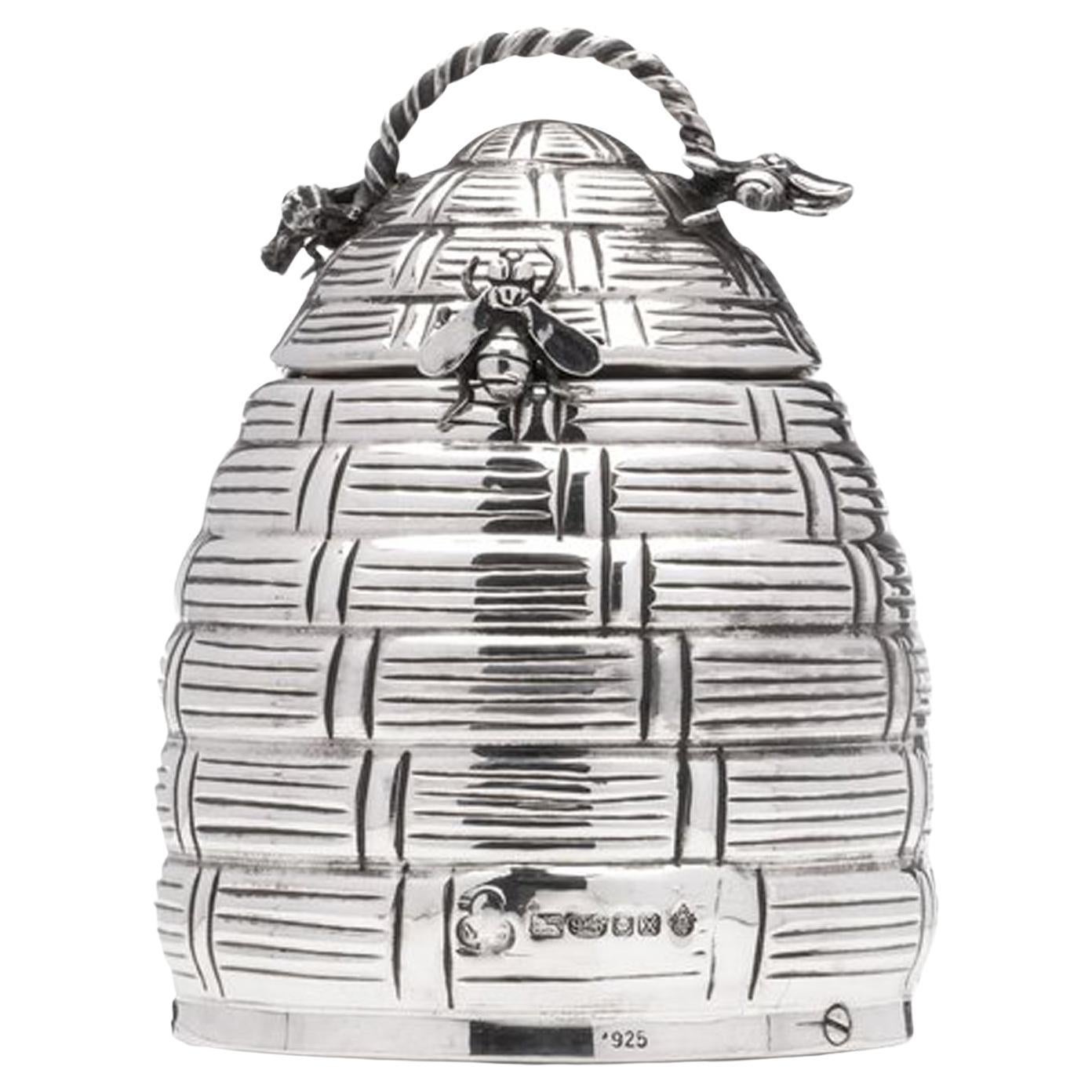 Sterling 925 silver beehive honey pot with a spoon For Sale