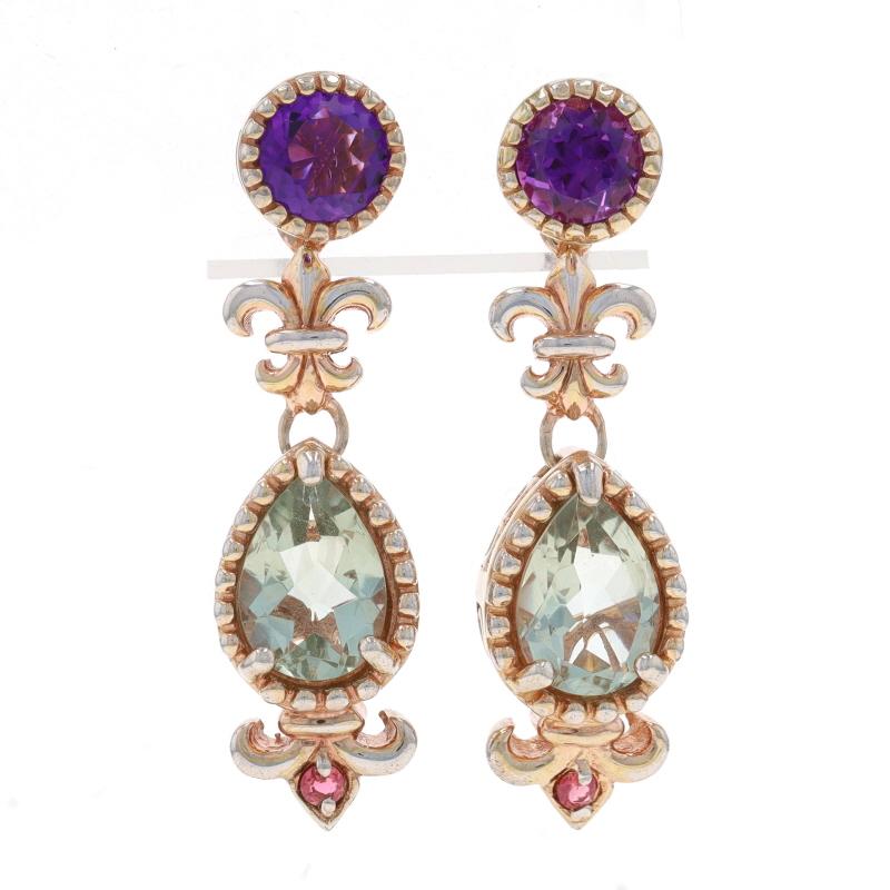 Metallgehalt: Sterling Silber (vergoldete Akzente)

Informationen zu Stein
Natürliche Amethyste
Schnitt: Rund
Farbe: Lila

Natürlicher Prasiolith
Schnitt: Birne
Farbe: Grün

Natürliche Rhodolith-Granate
Schnitt: Rund
Farbe: Purpurrot

Stil:
