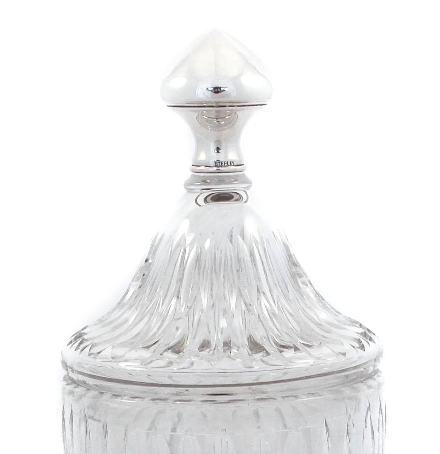 We are delighted to offer this sterling silver and crystal urn by the world renowned Hawkes Glass Company.
Based in Corning, NY, T.G. Hawkes & Co. (c.1880-1959) was established by Thomas Gibbons Hawkes (1846-1913). Born in Ireland, Hawkes