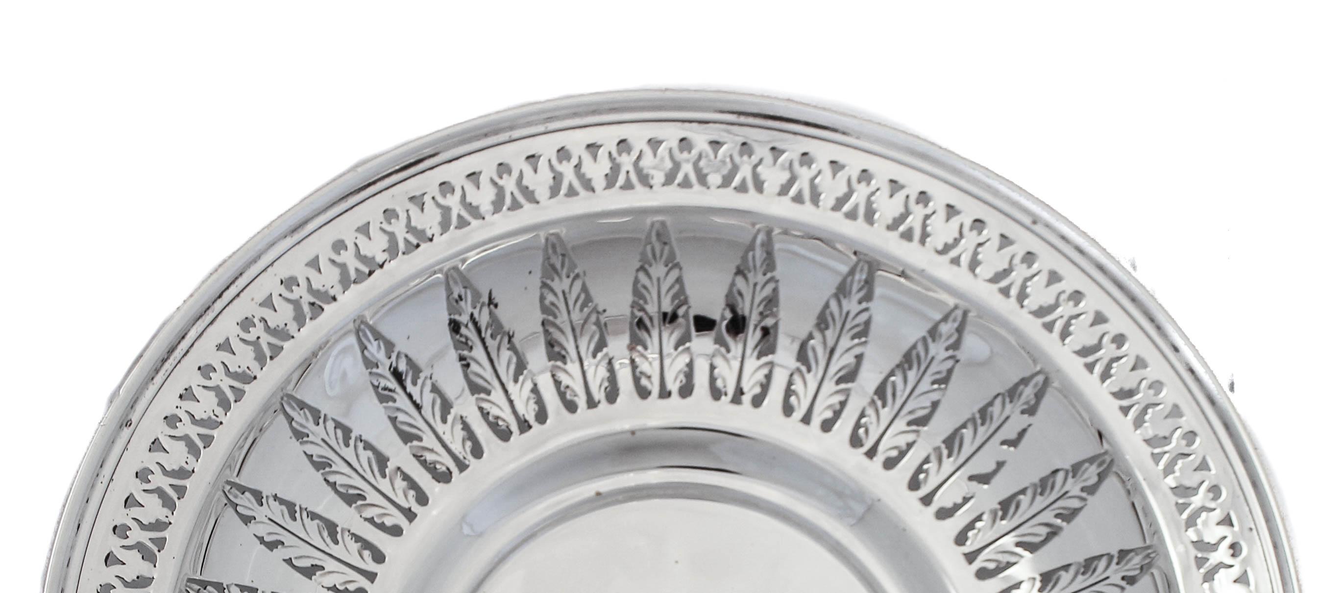 We are offering this sterling silver Art Deco bowl by Dominick & Haff from the 1920’s. It has a classic Art Deco design; the palm leaves and the geometric pattern going around the rim. Palm leaf patterns were especially popular in the 1920’s and
