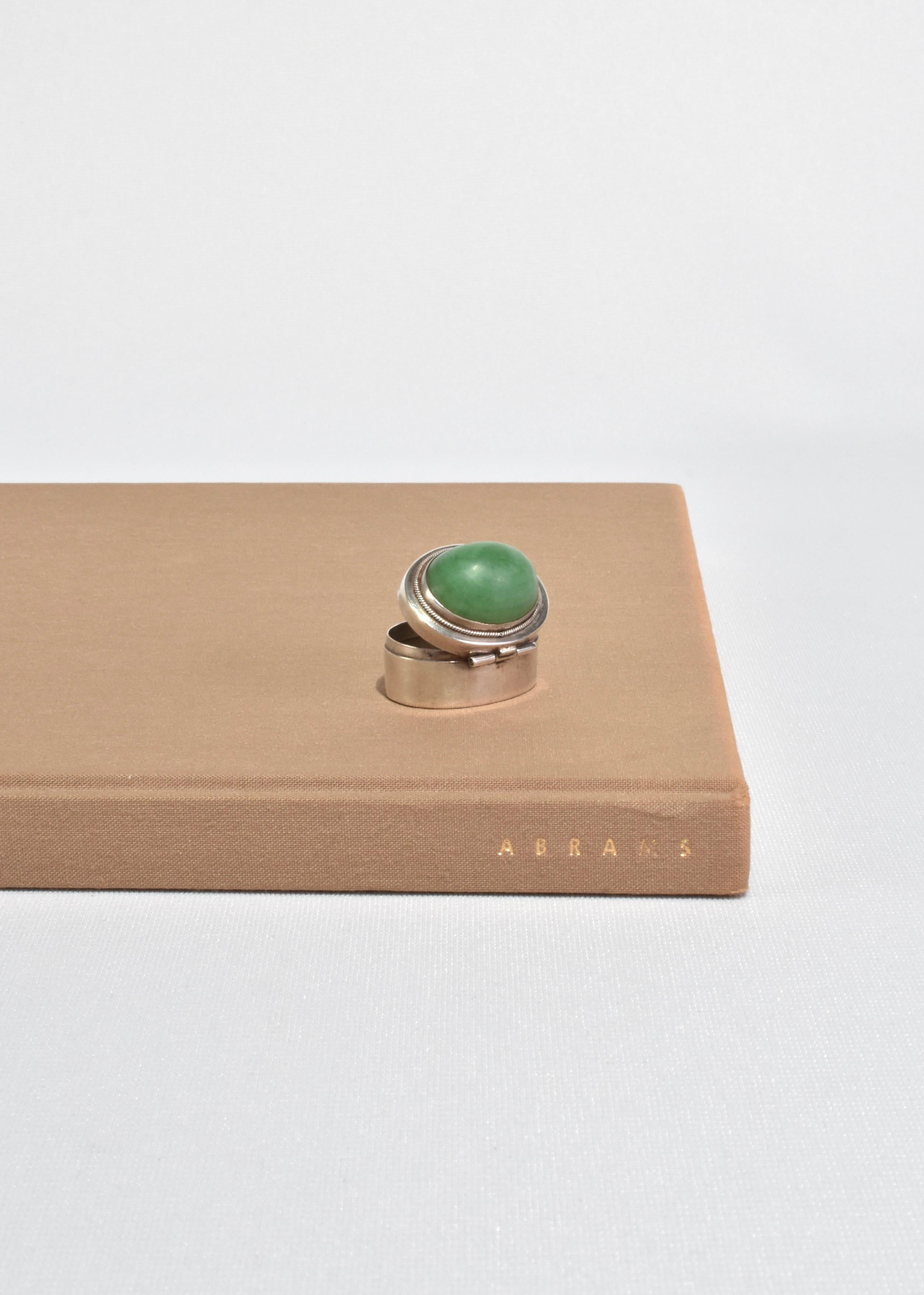 Sterling Aventurine Pill Box In Good Condition In Richmond, VA