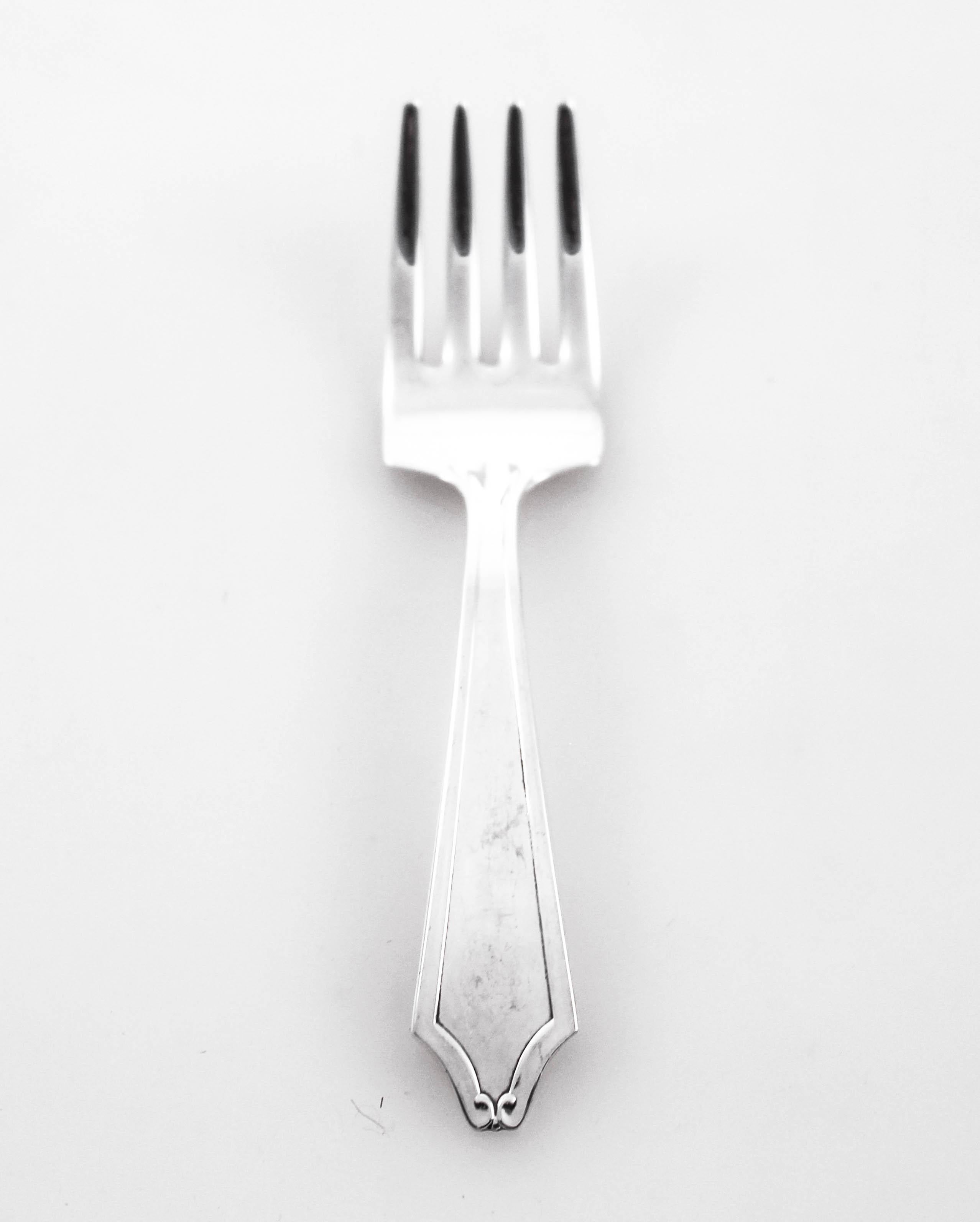 We are delighted to offer this sterling silver baby fork and spoon set by International Silver. A simple and elegant baby fork and spoon set that is unisex. Give the new born baby something they will have long after they’ve outgrown the baby