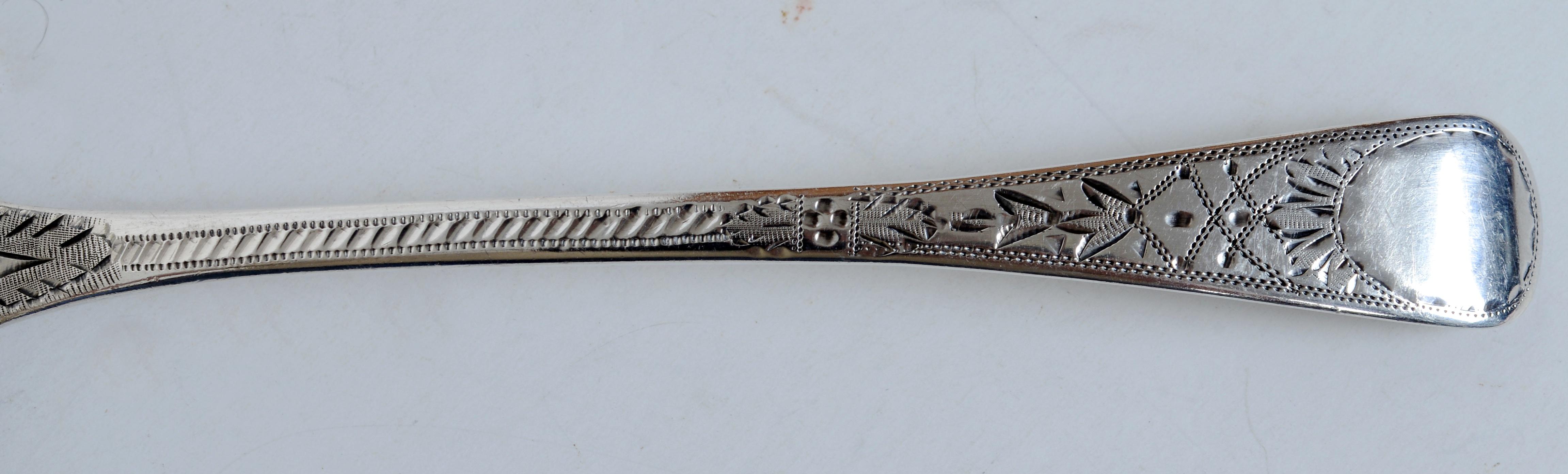 Cucchiaio in argento di Mary Sumner, importante donna argentiera dell'inizio del XIX secolo In condizioni ottime in vendita a valatie, NY