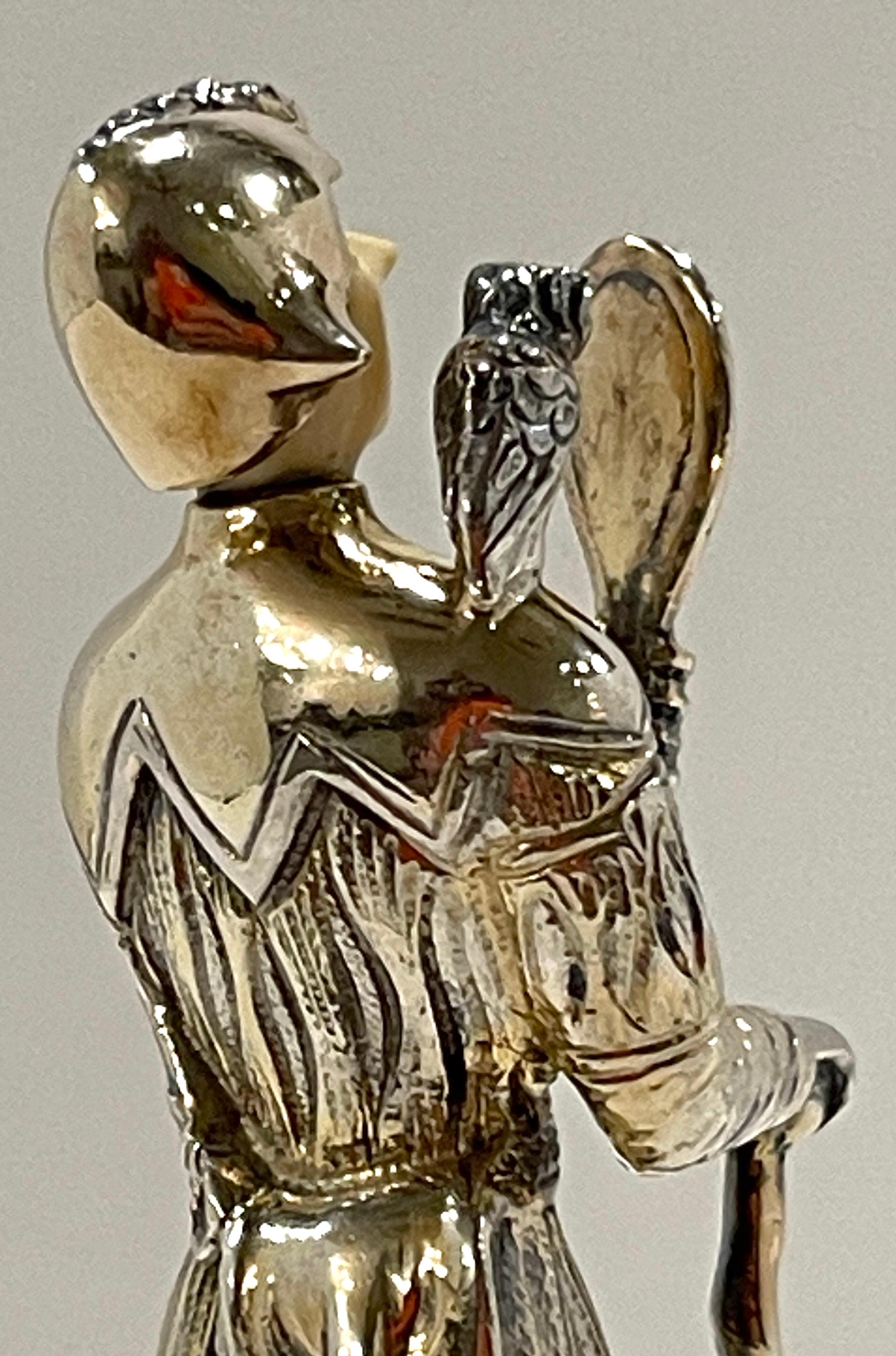 Figure d'un bouffon de la cour en sterling, os et pierres semi-précieuses en vente 1