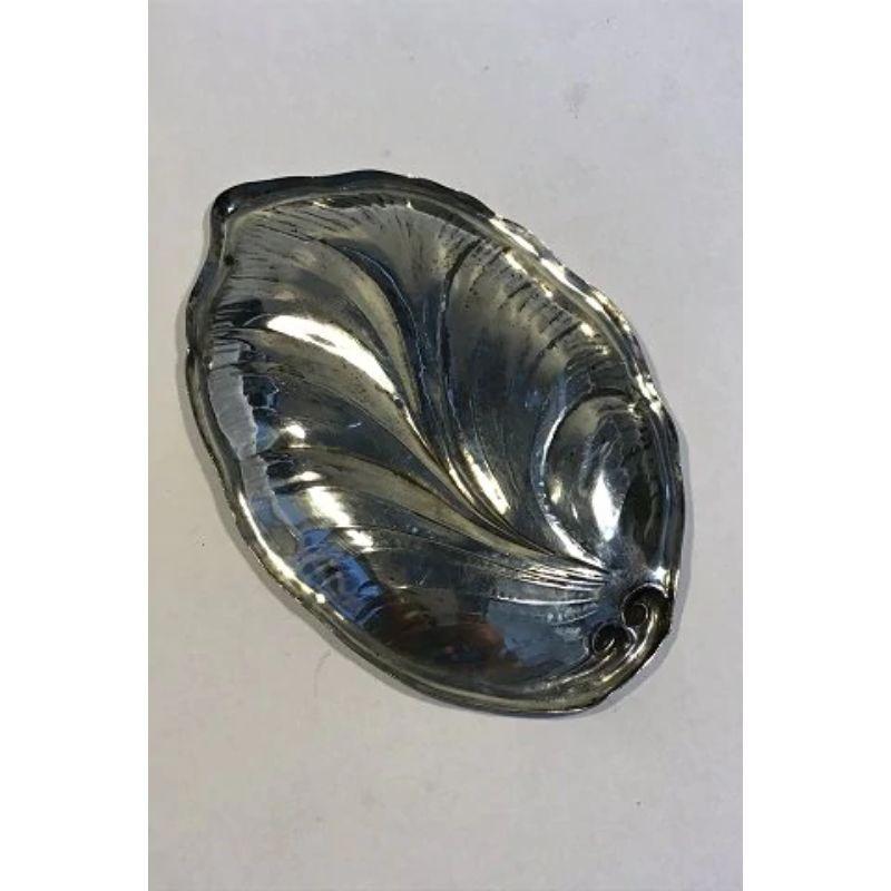 Sterling by Poole Leaf-shaped Silver Dish No 440 In Good Condition For Sale In Copenhagen, DK
