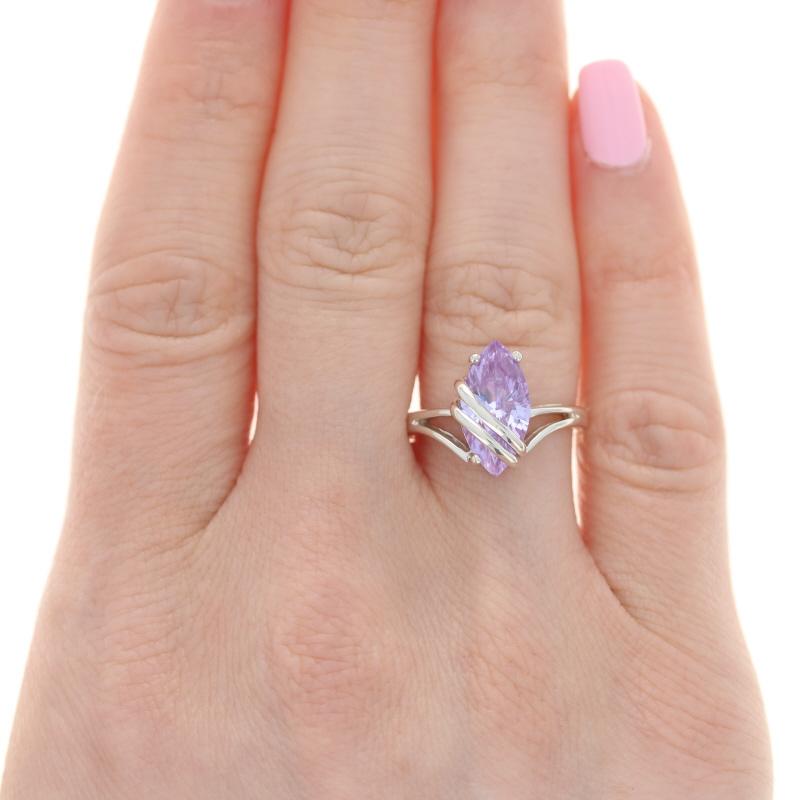 Sterling Cubic Zirconia Cocktail Solitaire Ring - 925 Marquise 3ct Purplish Pink In Excellent Condition For Sale In Greensboro, NC