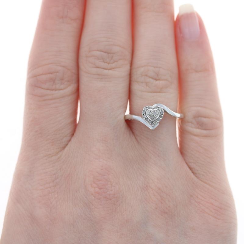 Taille simple Bague de contournement en forme de cœur en diamant sterling - 925 Single Cut .10ctw Promise en vente