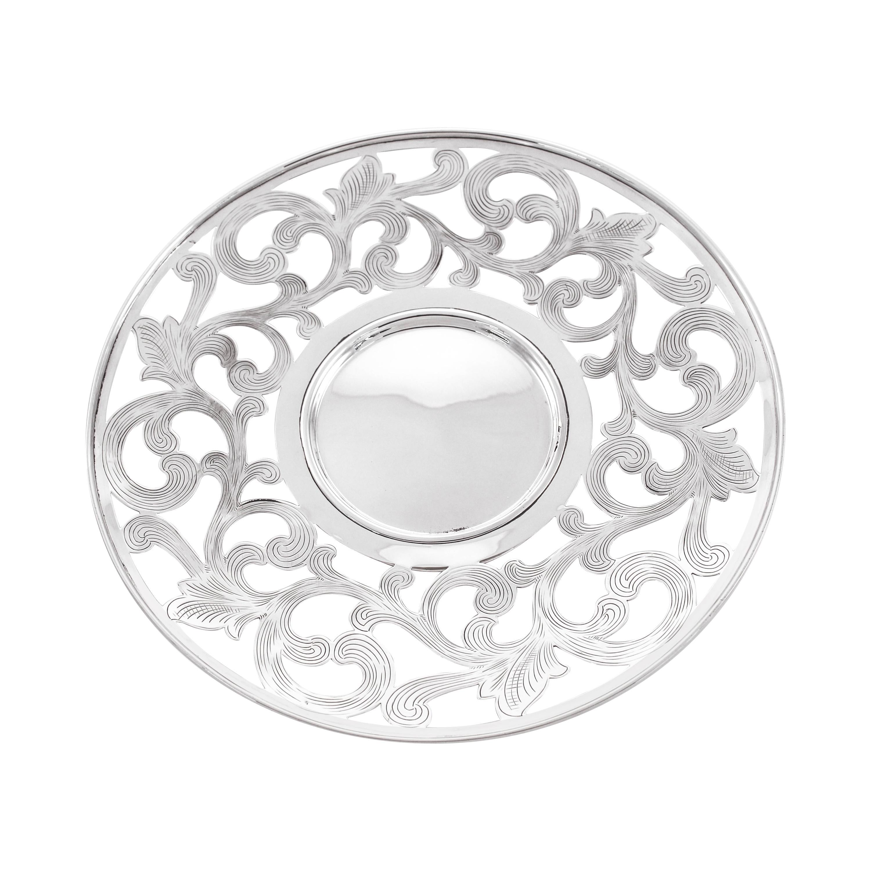 Tuttle Silver Company Platters and Serveware