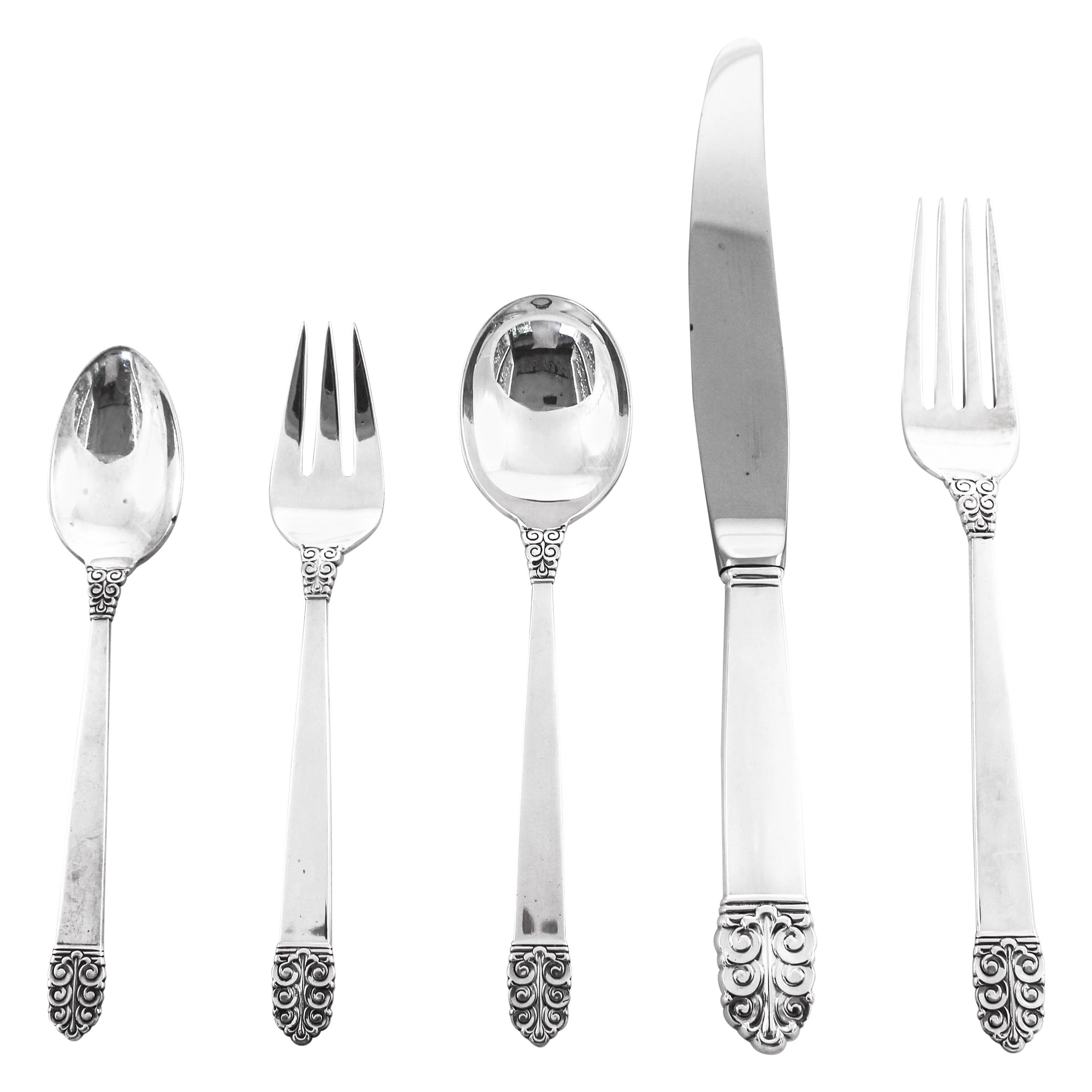 Sterling Flatware, Service for 16/ 5 Piece Set/ 80 Pieces Total For Sale