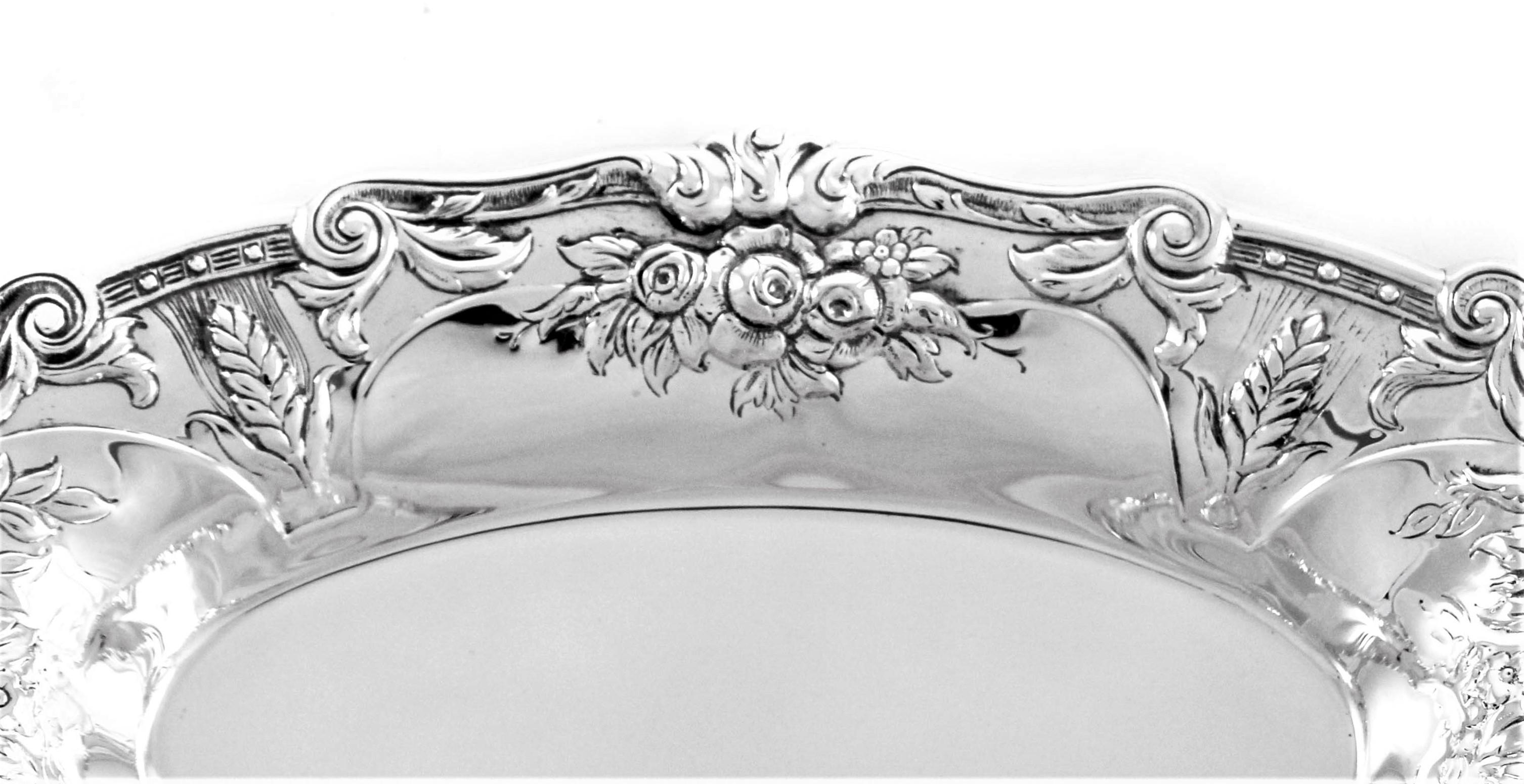 Francis I is one the most famous patterns in the history of American sterling silver. The iconic pattern by Reed and Barton has been very sought after since it was first introduced in 1907. Clusters of fruit and flowers decorate each of the four