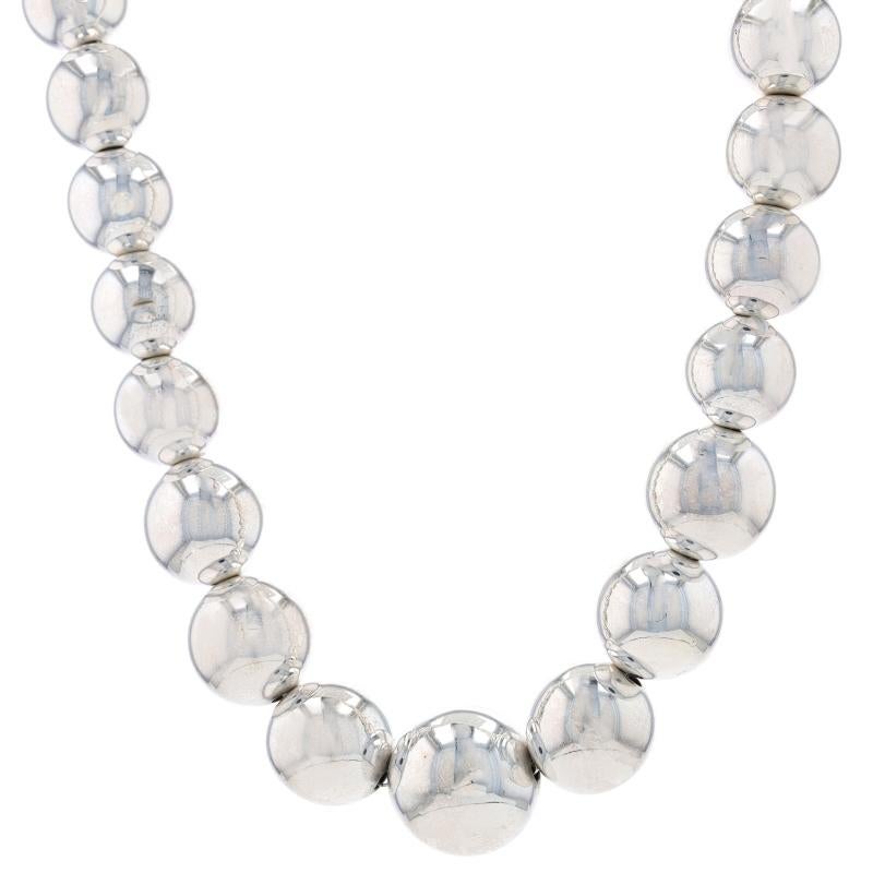 Contenu métallique : Argent sterling

Style : Fil de perles graduées
Style de chaîne : Rolo
Style du collier : Chaîne de perles
Type de fermeture : Fermoir magnétique

Mesures
Longueur : 20 1/4