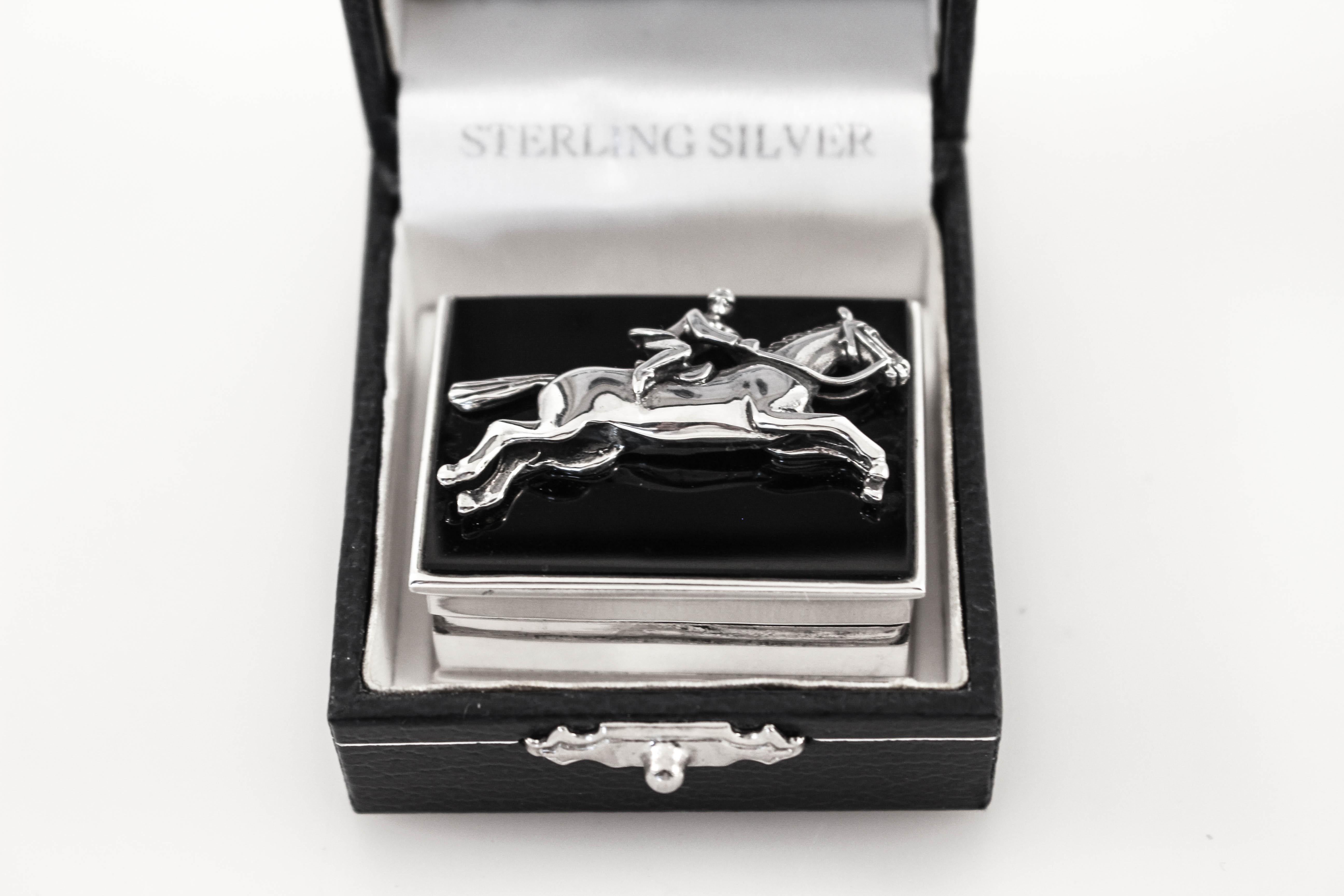 Sterling Horse Riding Pillbox In New Condition In Brooklyn, NY
