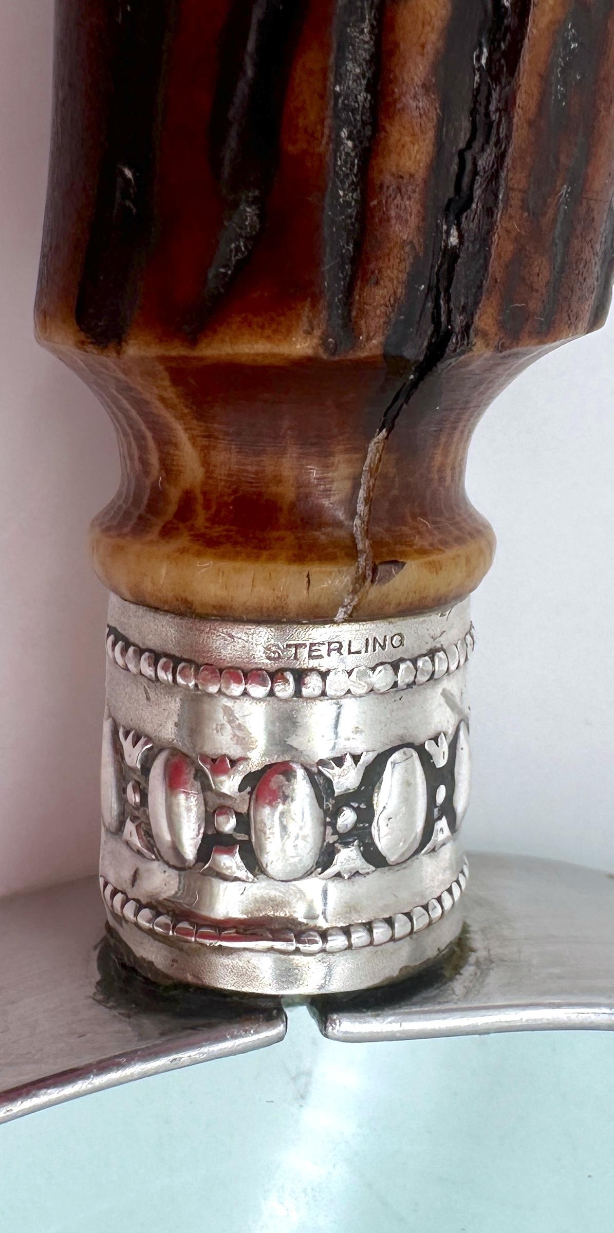 Sterling-Mounted Carved Antler Magnifying Glass, Signed 'DULJARETT' Circa 1900 For Sale 2