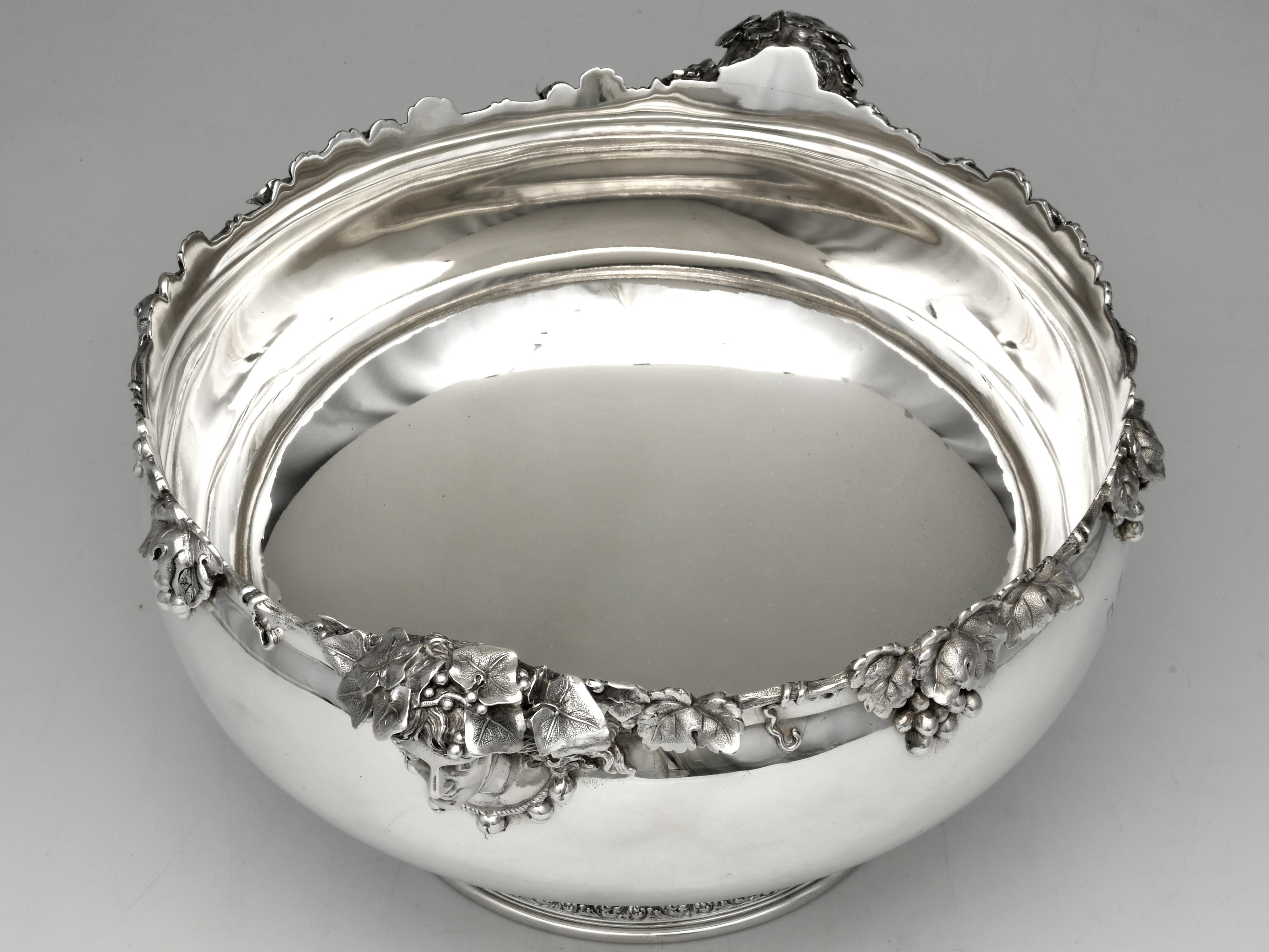 Sterling Punch Bowl 7674 von Tiffany & Co. im Zustand „Gut“ im Angebot in MC Leansville, NC