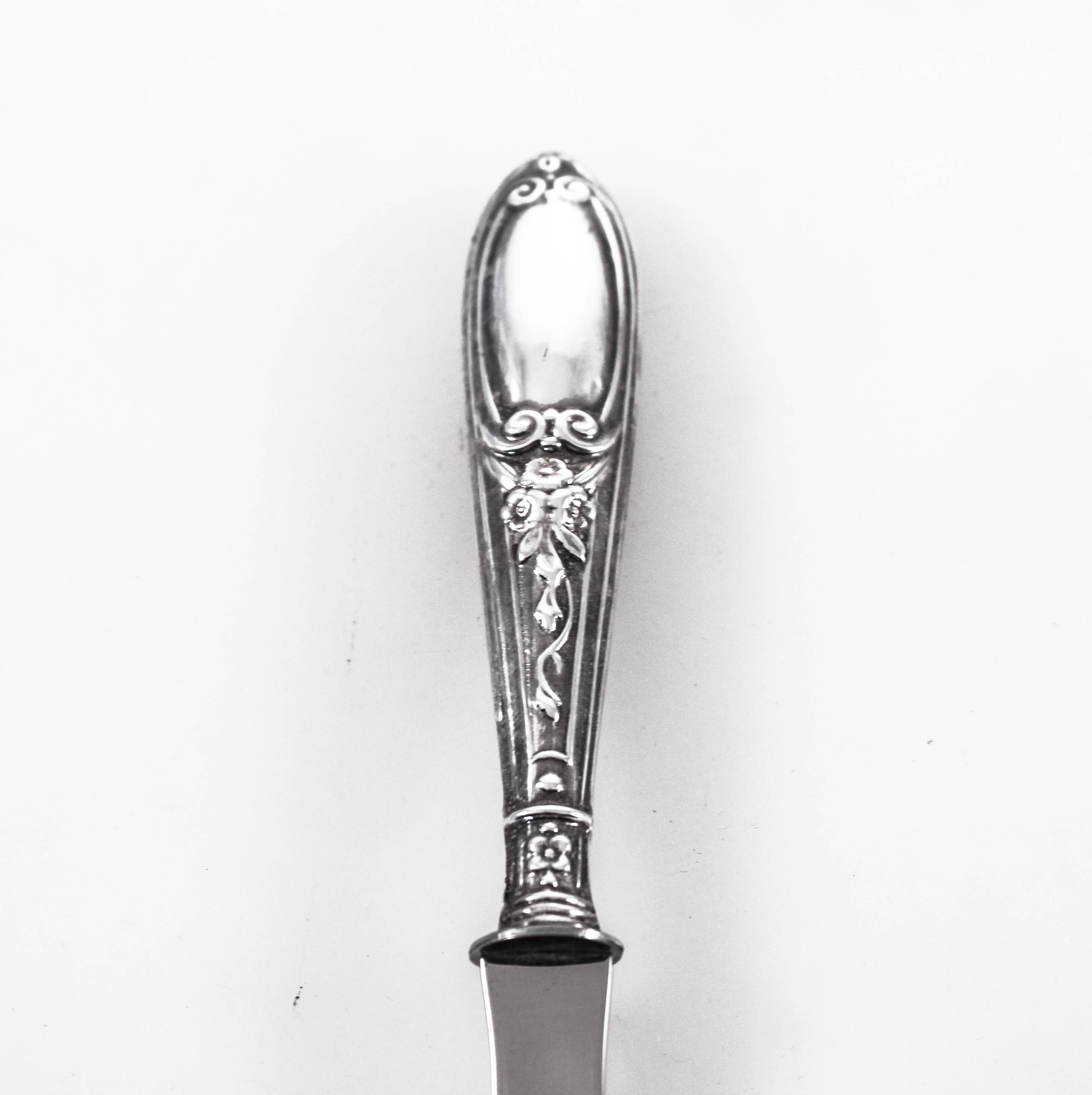 Just in time for Father’s day and/or graduation, we are offering this sterling silver shoehorn. Made in England, it has an old-world charm and look. Perfect for that gentleman who appreciates the finer things in life and especially the man who has