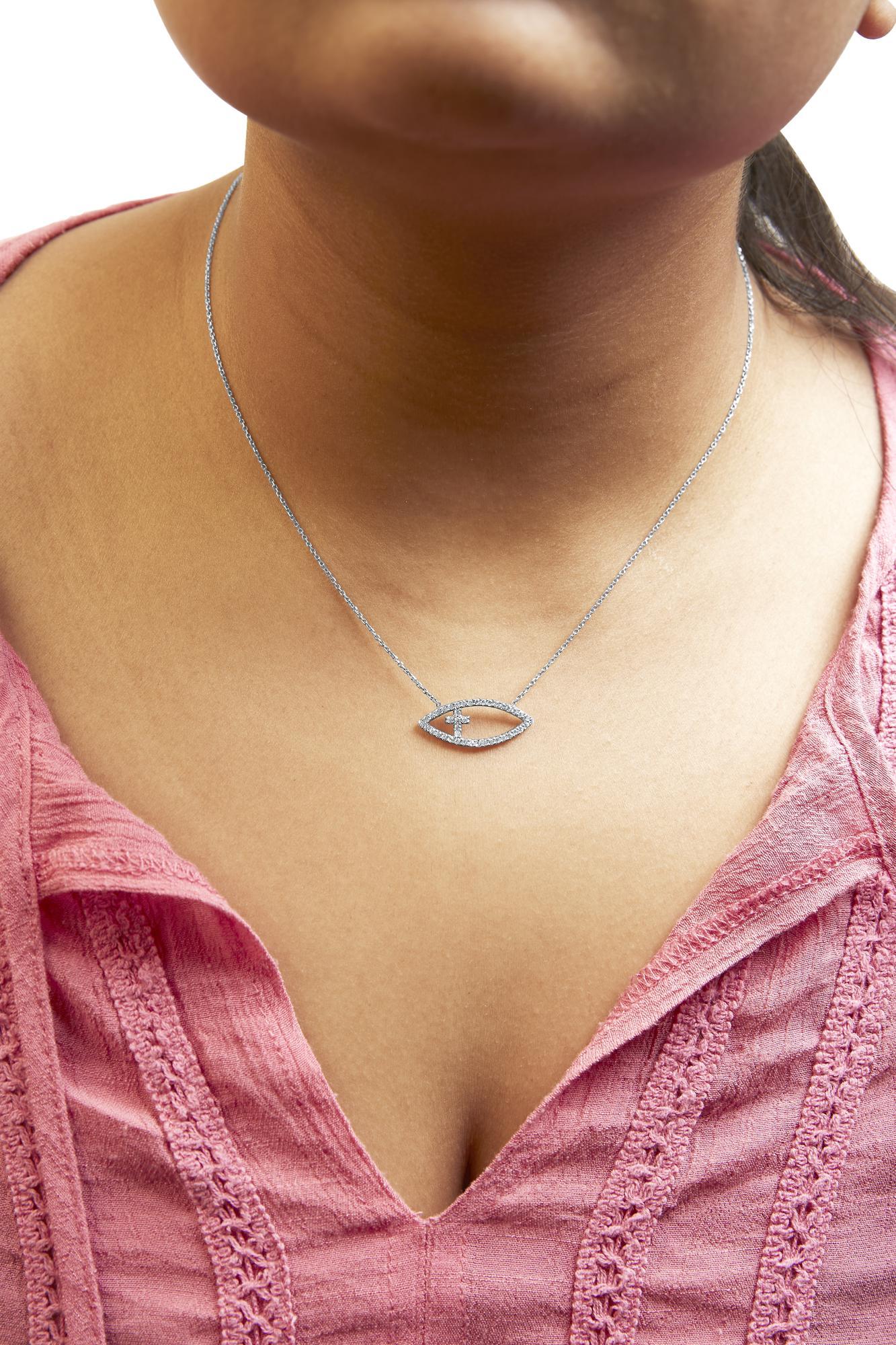 Taglio rotondo Collana con ciondolo in argento sterling con croce di diamanti da 1/2 carato e malocchio da 18 pollici in vendita