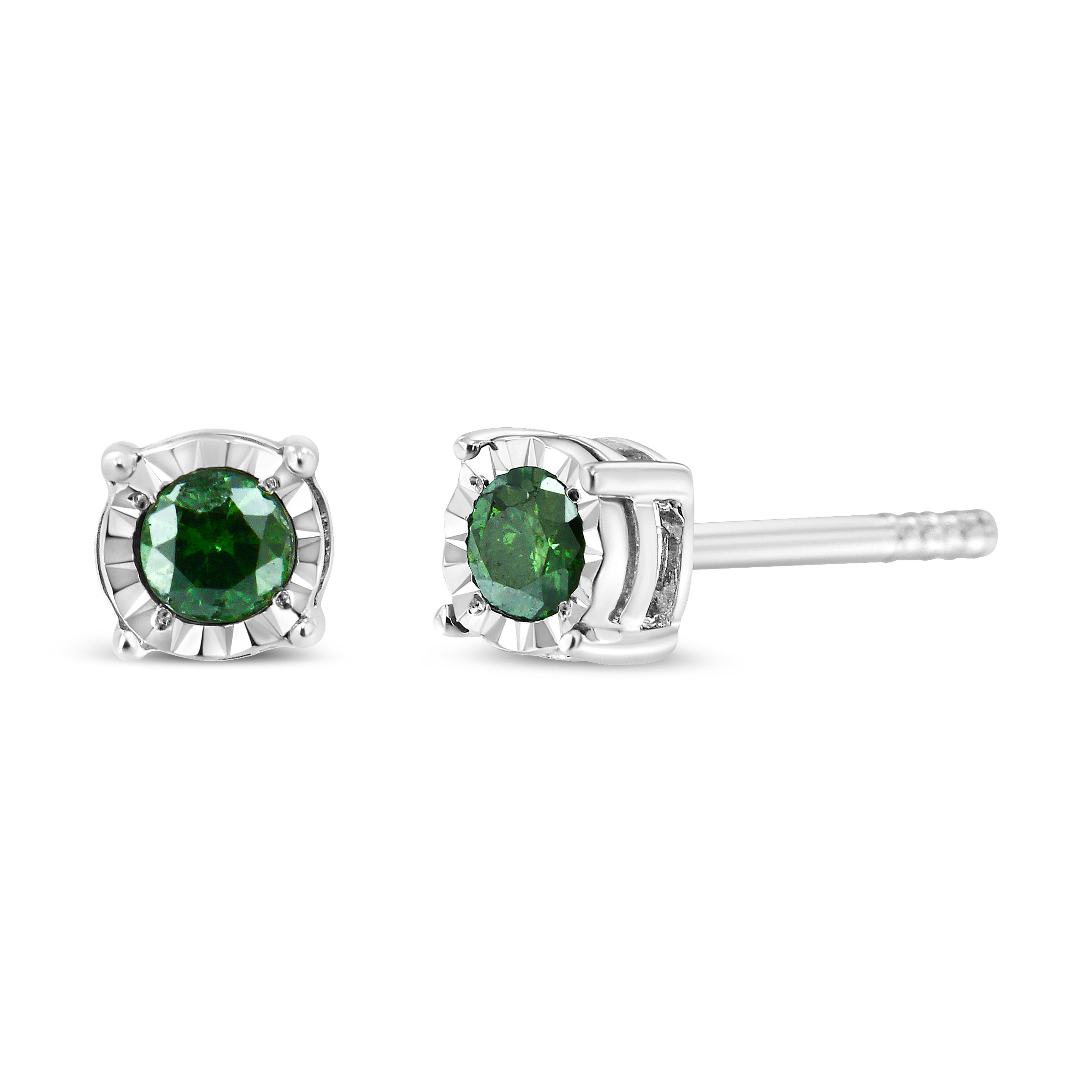 Add some glam to your everyday look with these dazzling stud earrings. Fashioned in a round shape, the earrings are composed of alluring sterling silver. Finished off with astonishing brilliance, the pair of earrings are articulated with treated