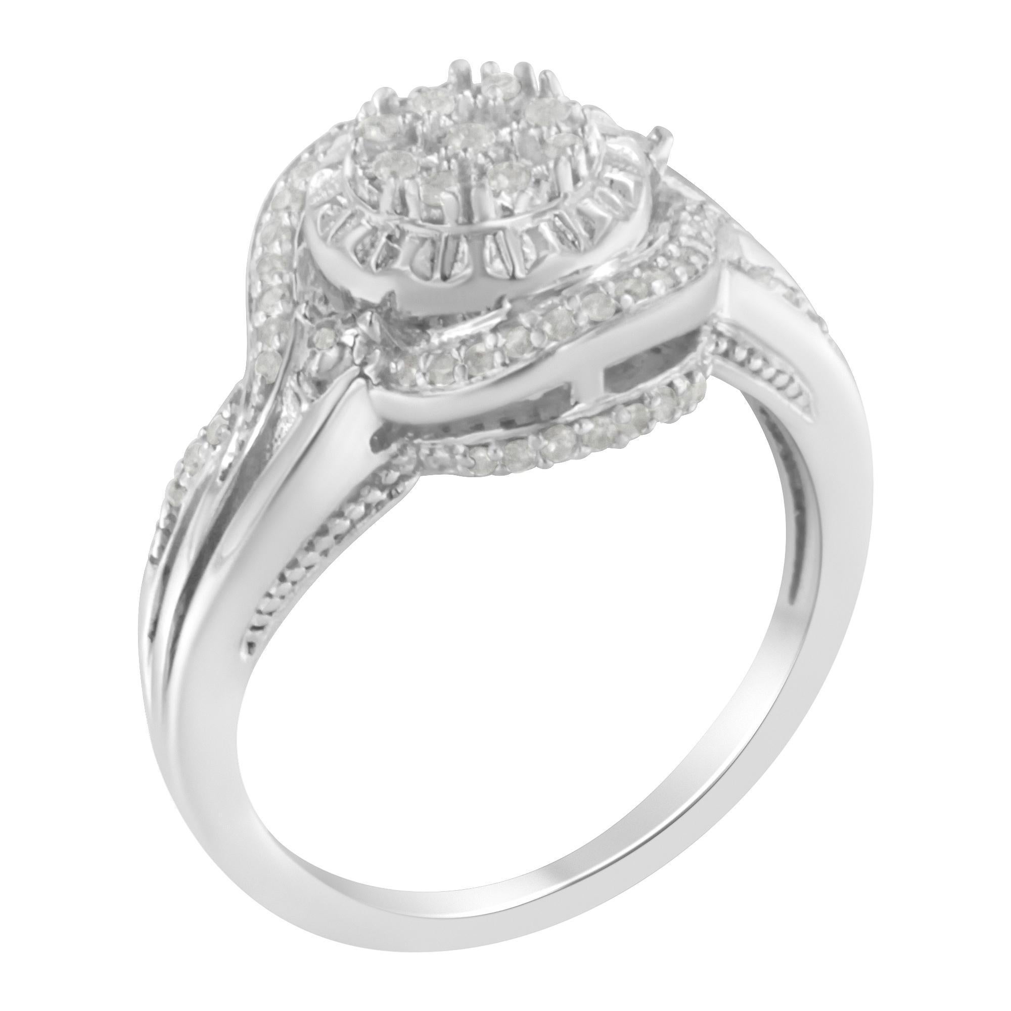 Moderno Anello di fidanzamento da cocktail in argento sterling con diamante a raggiera da 1/4 di carato in vendita