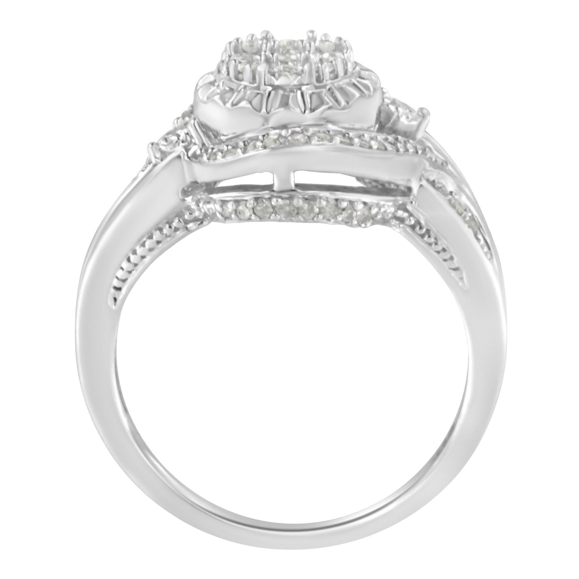 Taglio rotondo Anello di fidanzamento da cocktail in argento sterling con diamante a raggiera da 1/4 di carato in vendita