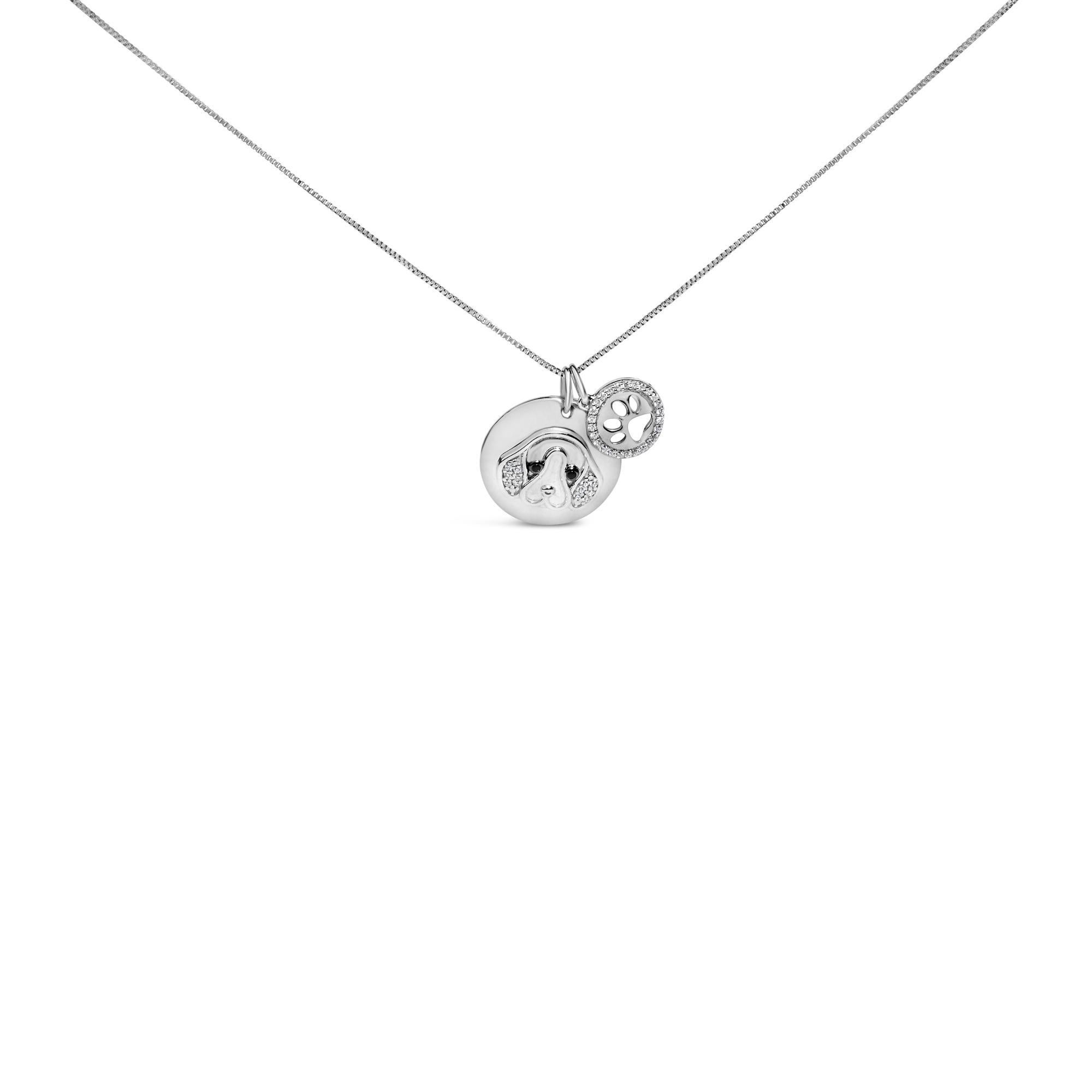 Scopri la quintessenza del fascino canino e del bling sofisticato con la nostra collana a medaglione in argento sterling, che cattura magistralmente l'essenza del migliore amico dell'uomo. Realizzato con cura meticolosa, lo squisito muso del beagle