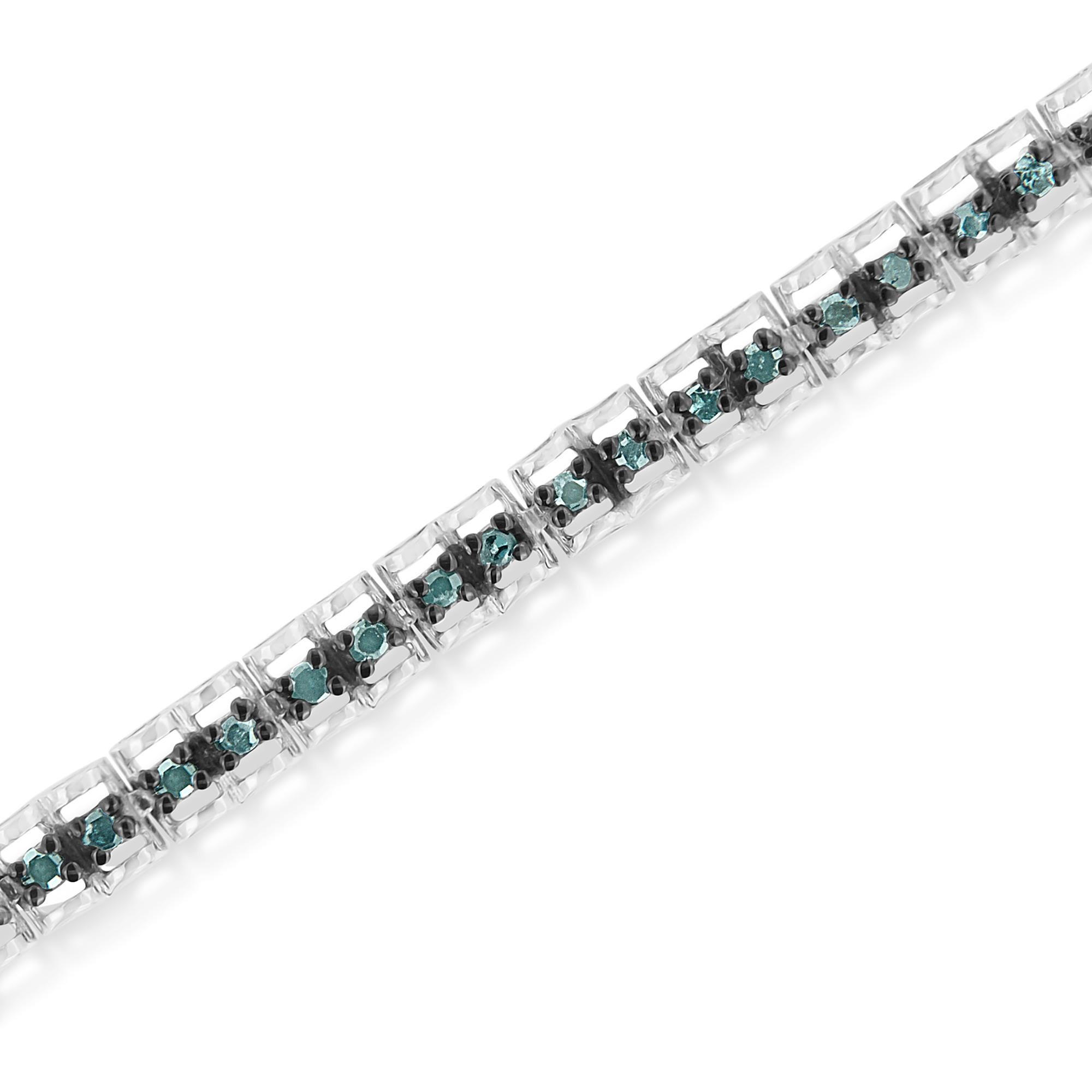 Contemporain Bracelet tennis à double maillons en argent sterling et diamants traités de 1,0 carat de couleur en vente