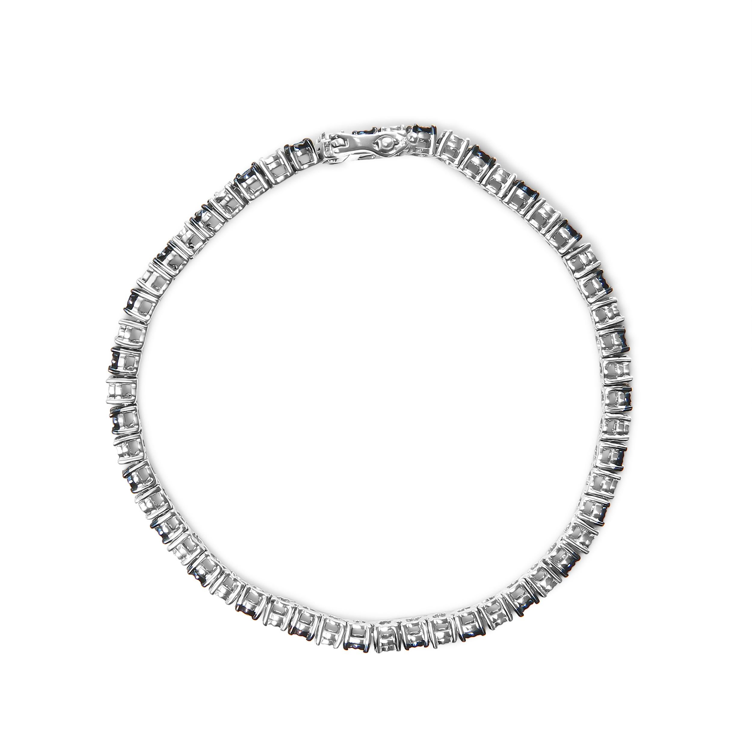 Modern Sterling Silver 1.0ct Round White Diamond & Treated Blue Diamond Tennis Bracelet For Sale