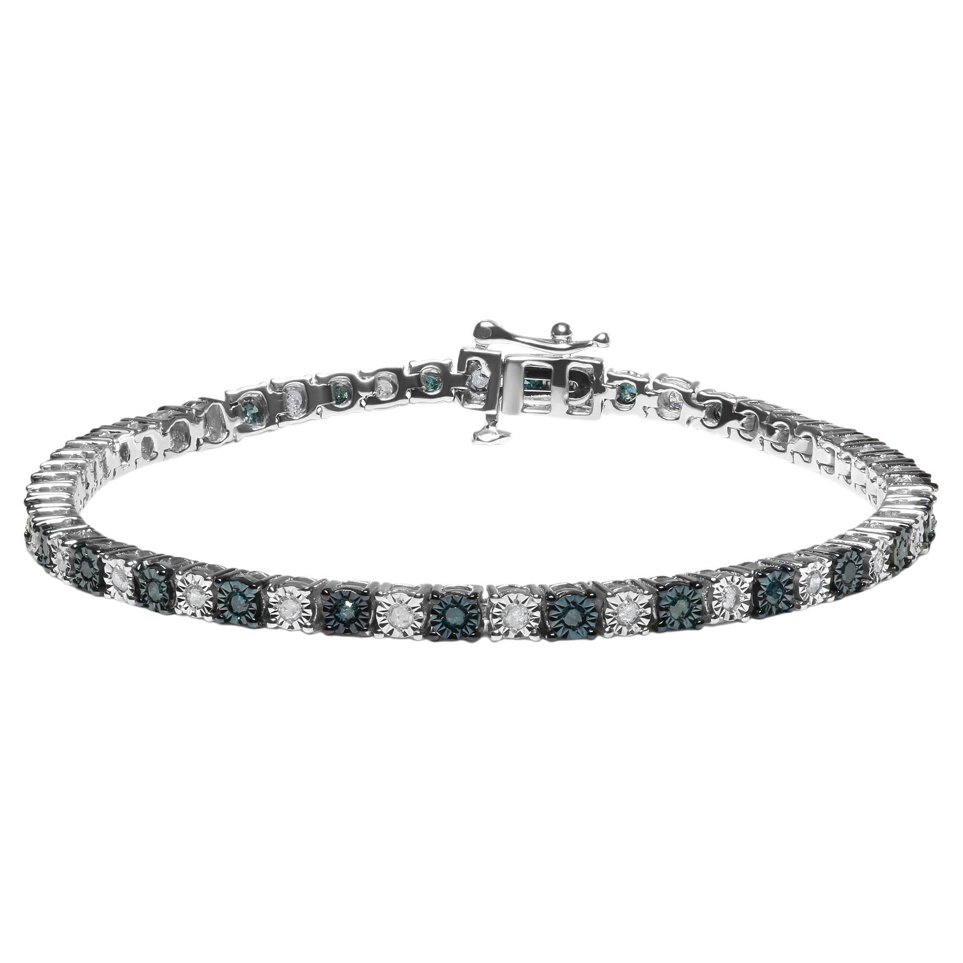 Tennisarmband aus Sterlingsilber mit 1,0 Karat rundem weißem Diamanten und behandeltem blauem Diamanten im Angebot