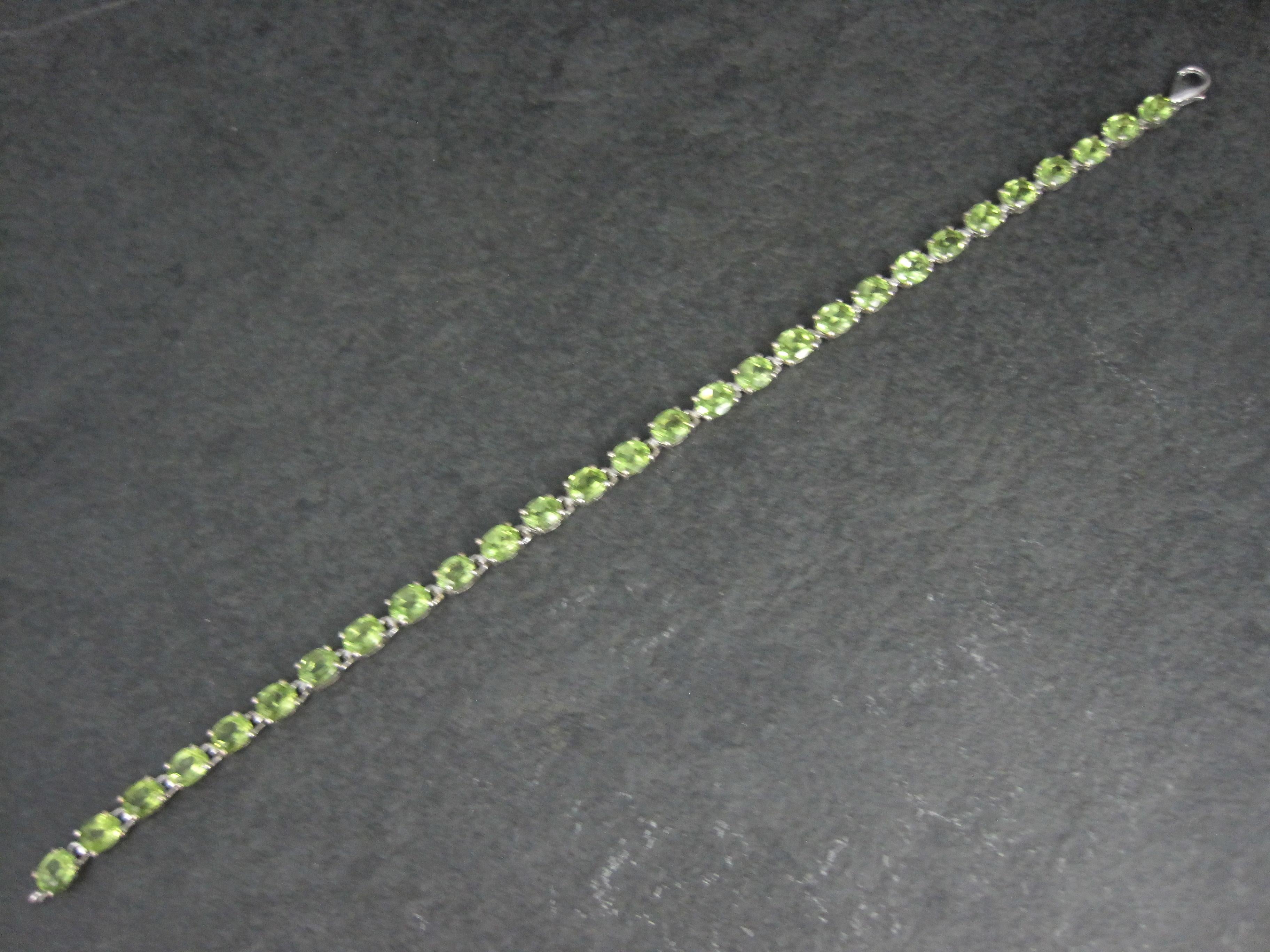 Contemporary Sterling Silver 11.5 Carat Peridot Tennis Bracelet 7.5 Inches For Sale