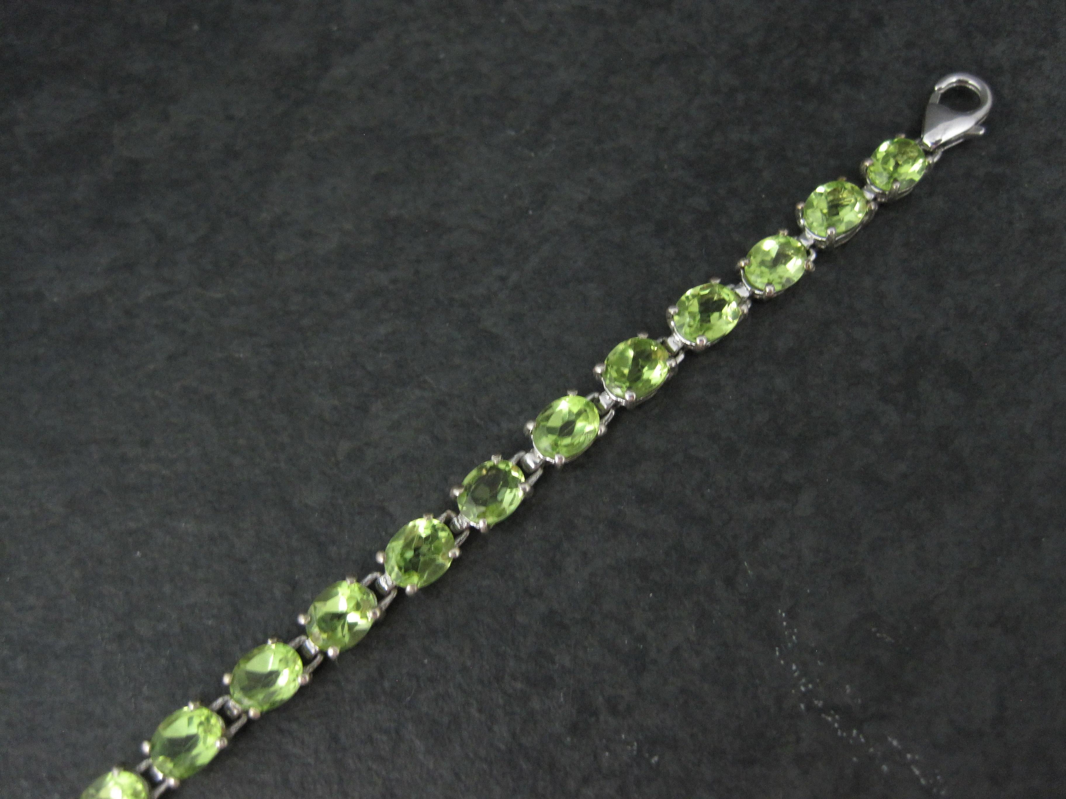 Sterling Silver 11.5 Carat Peridot Tennis Bracelet 7.5 Inches In New Condition For Sale In Webster, SD