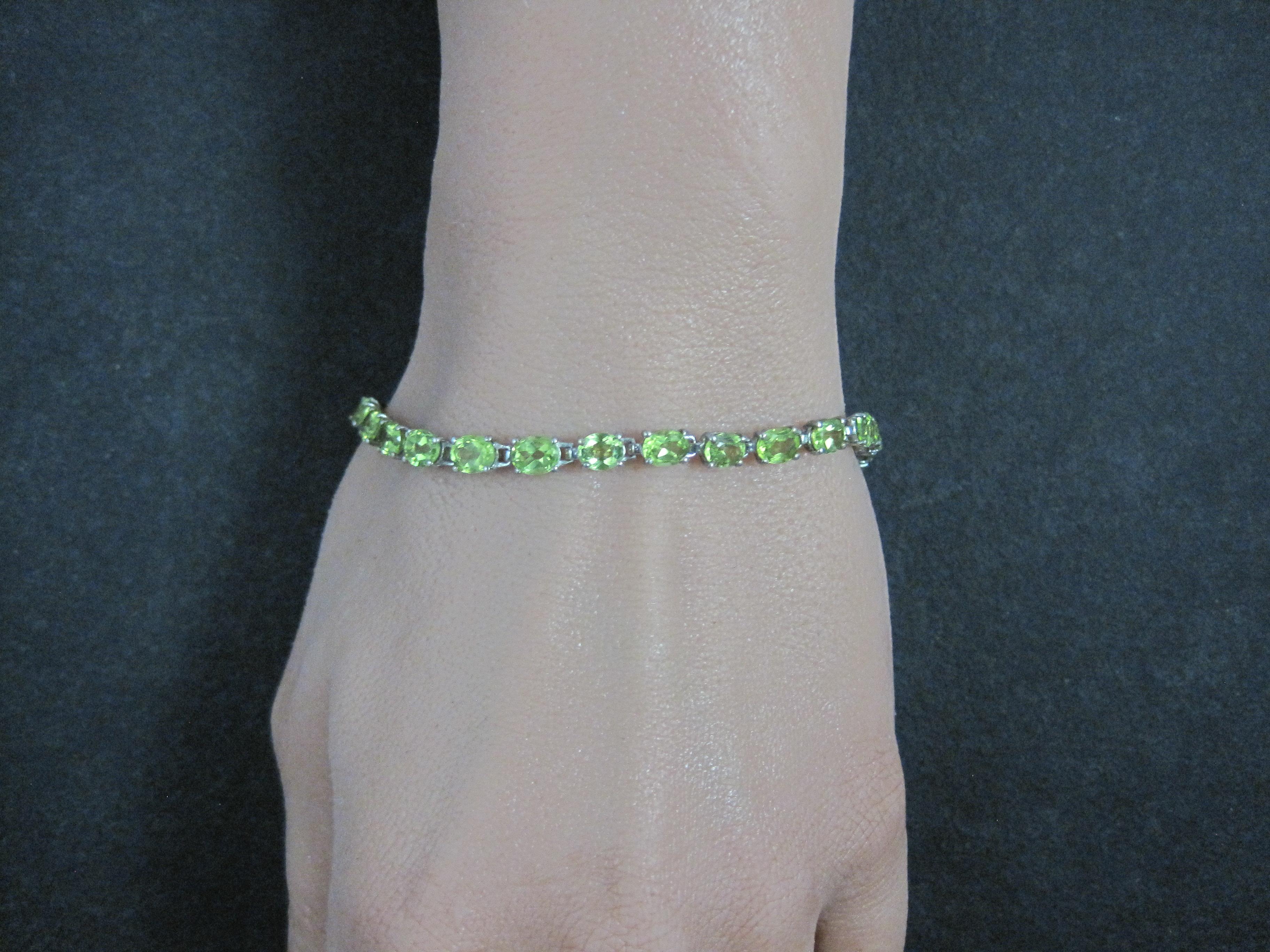 Sterling Silver 11.5 Carat Peridot Tennis Bracelet 7.5 Inches For Sale 2