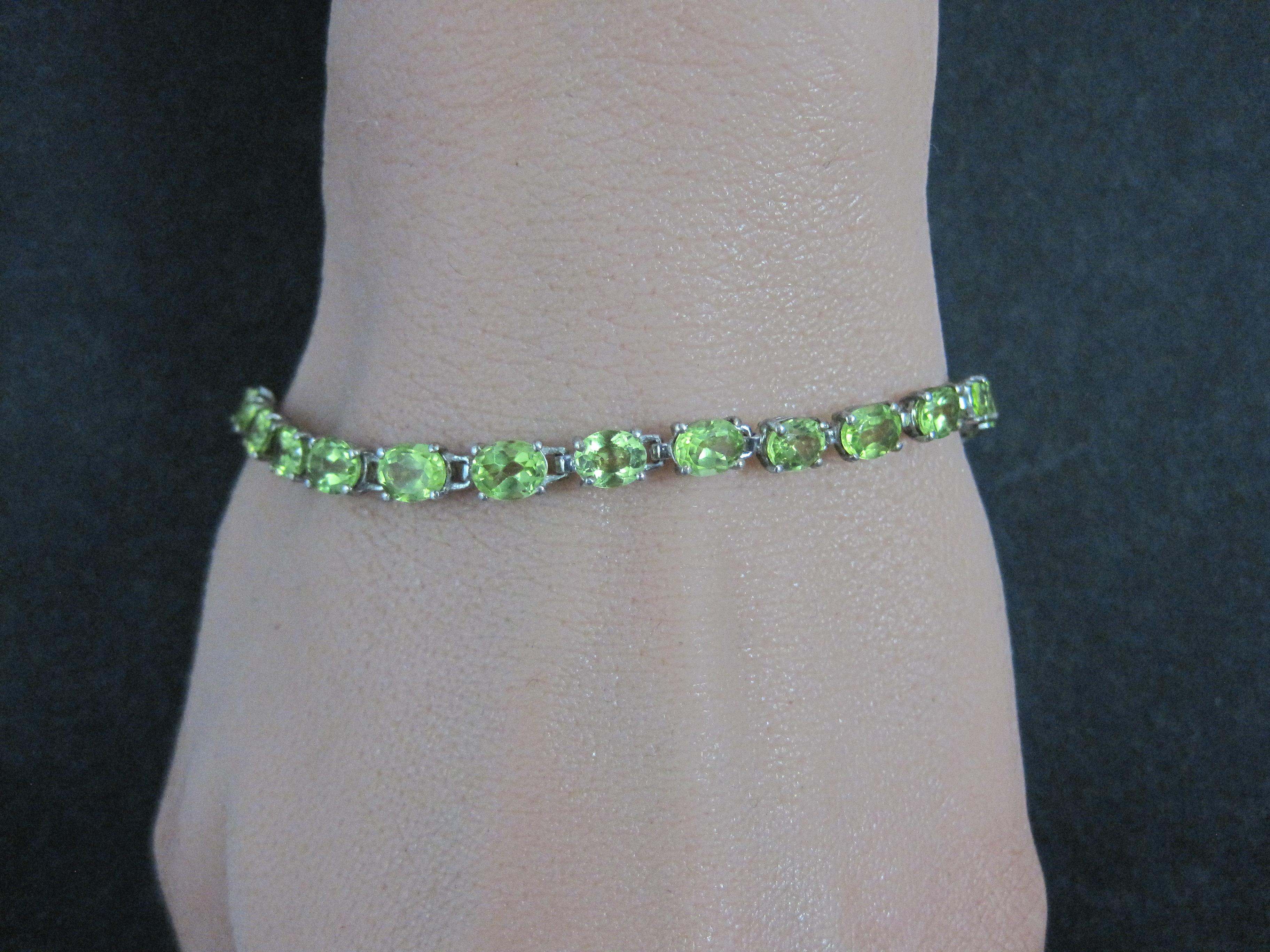 Sterling Silver 11.5 Carat Peridot Tennis Bracelet 7.5 Inches For Sale 3