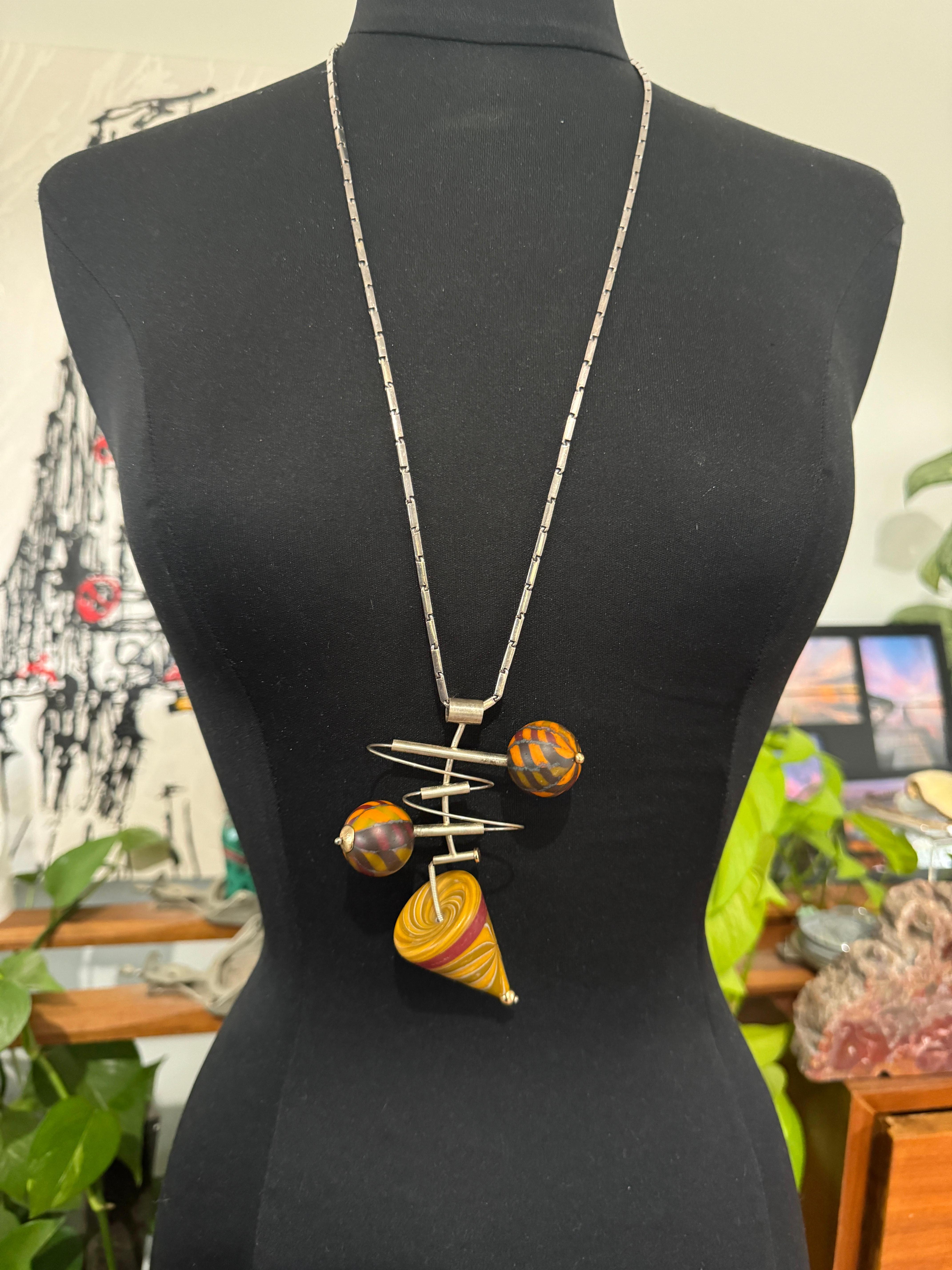 Artisan Collier cinétique en argent sterling et or 14K Kathleen Dennison Hand Crafted en vente