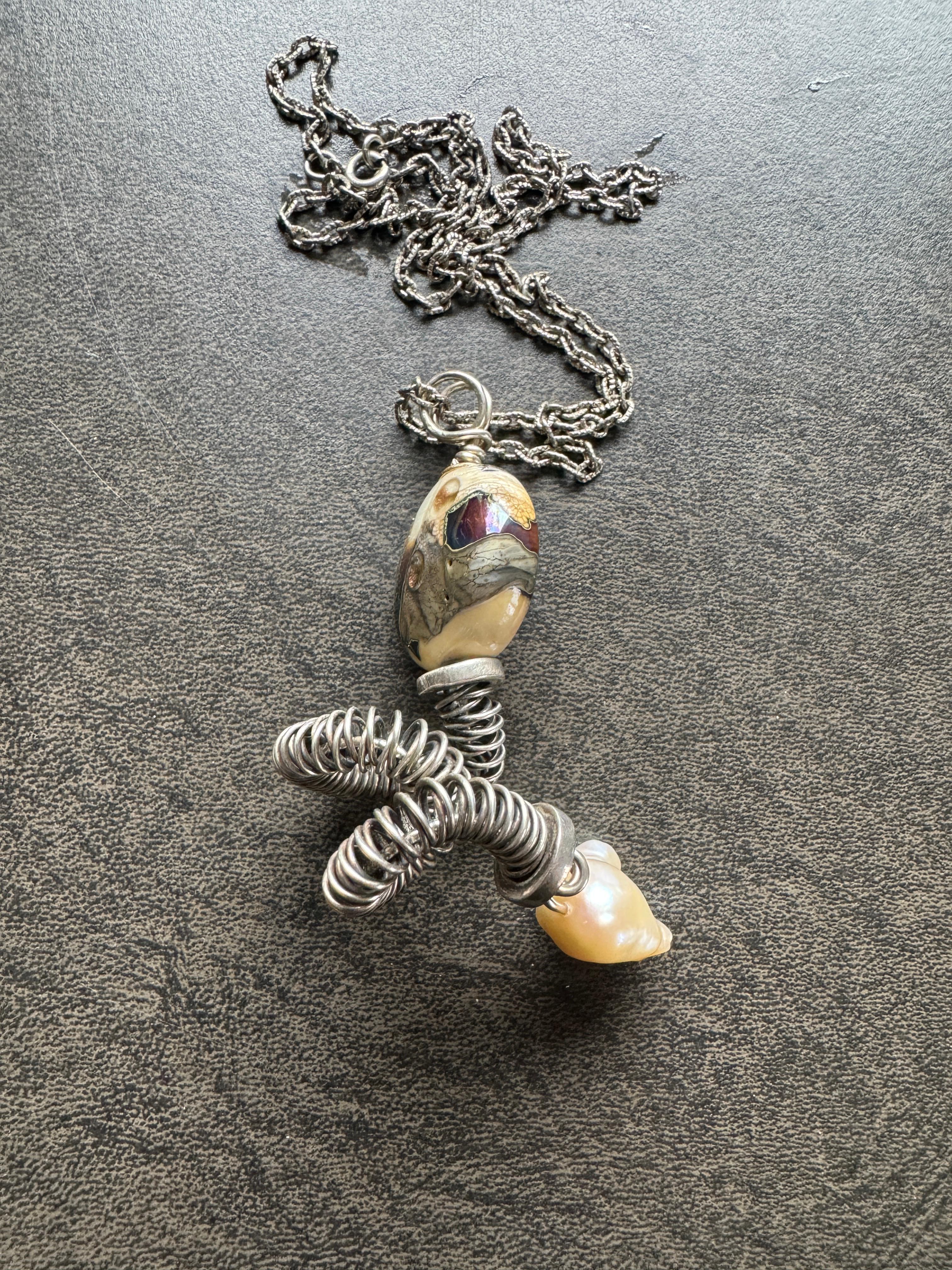 Collier en argent et or 14K Kathleen Dennison Verre et perle baroque en vente 1