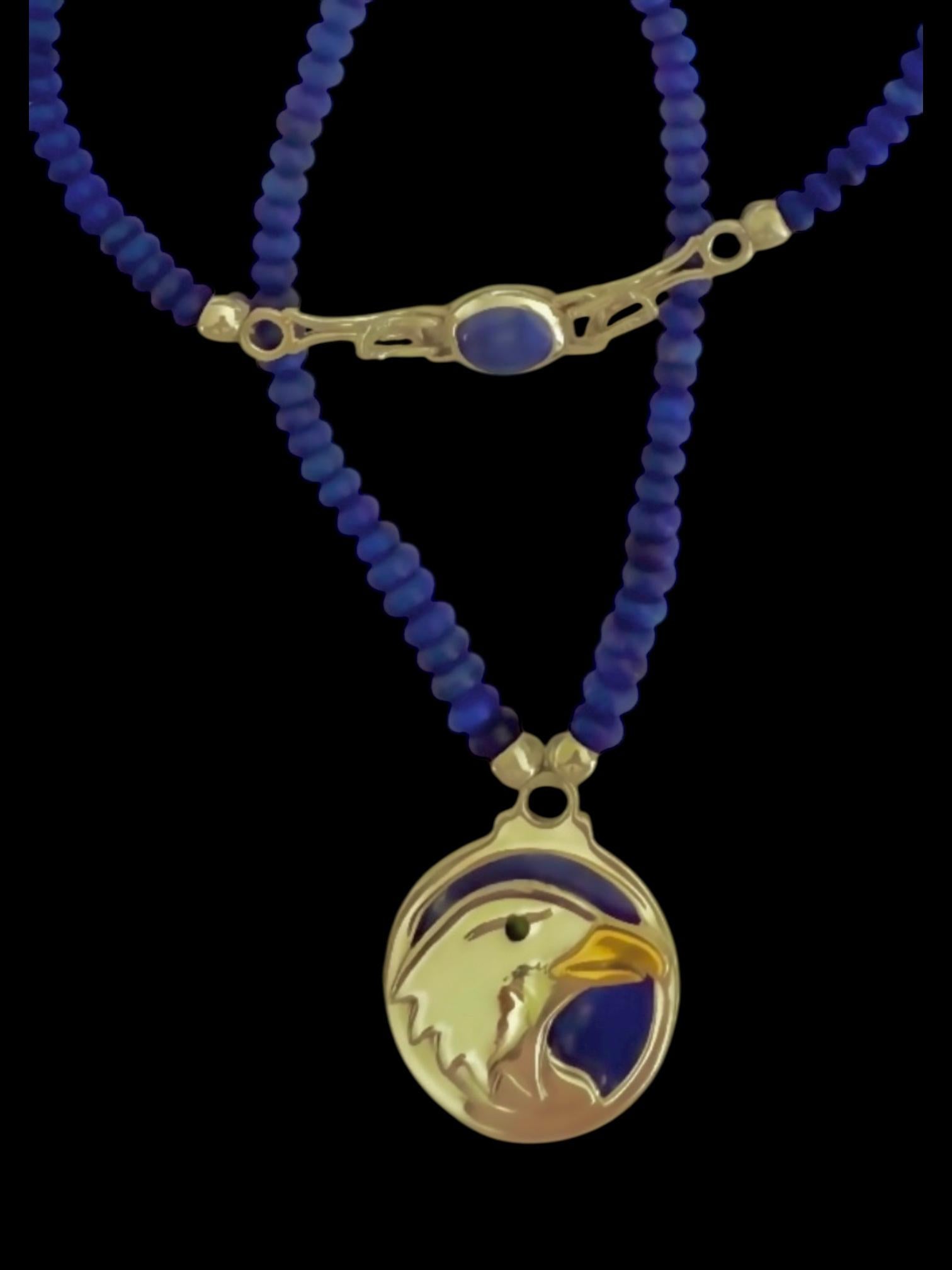 Cabochon Ciondolo in argento sterling, oro 18kt, lapis e smeraldo, Heyoka Merrifield SUN EAGLE in vendita