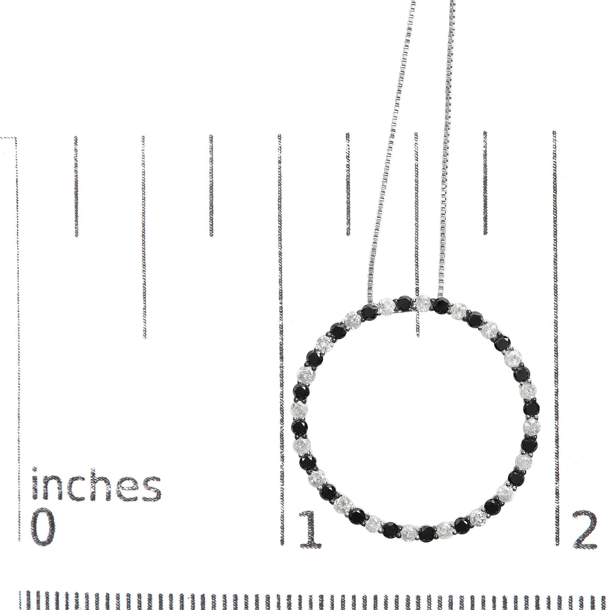 Collana con cerchio in argento sterling con diamanti trattati bianchi e neri da 2,0 cttw In condizioni Nuovo in vendita a New York, NY