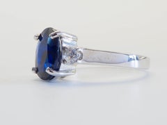 Anello in argento sterling con zaffiro blu scuro ovale e quarzo bianco da 2,28 carati