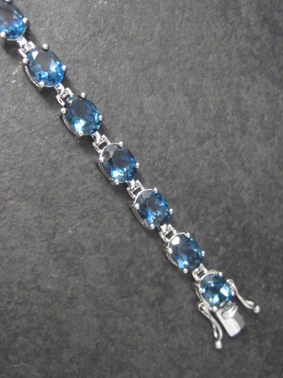 Sterling Silver 29 Carat Blue Topaz Bracelet 7.5 Inches In Excellent Condition For Sale In Webster, SD