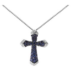 Collier pendentif croix orné de saphirs 3/4 carats et de diamants blancs