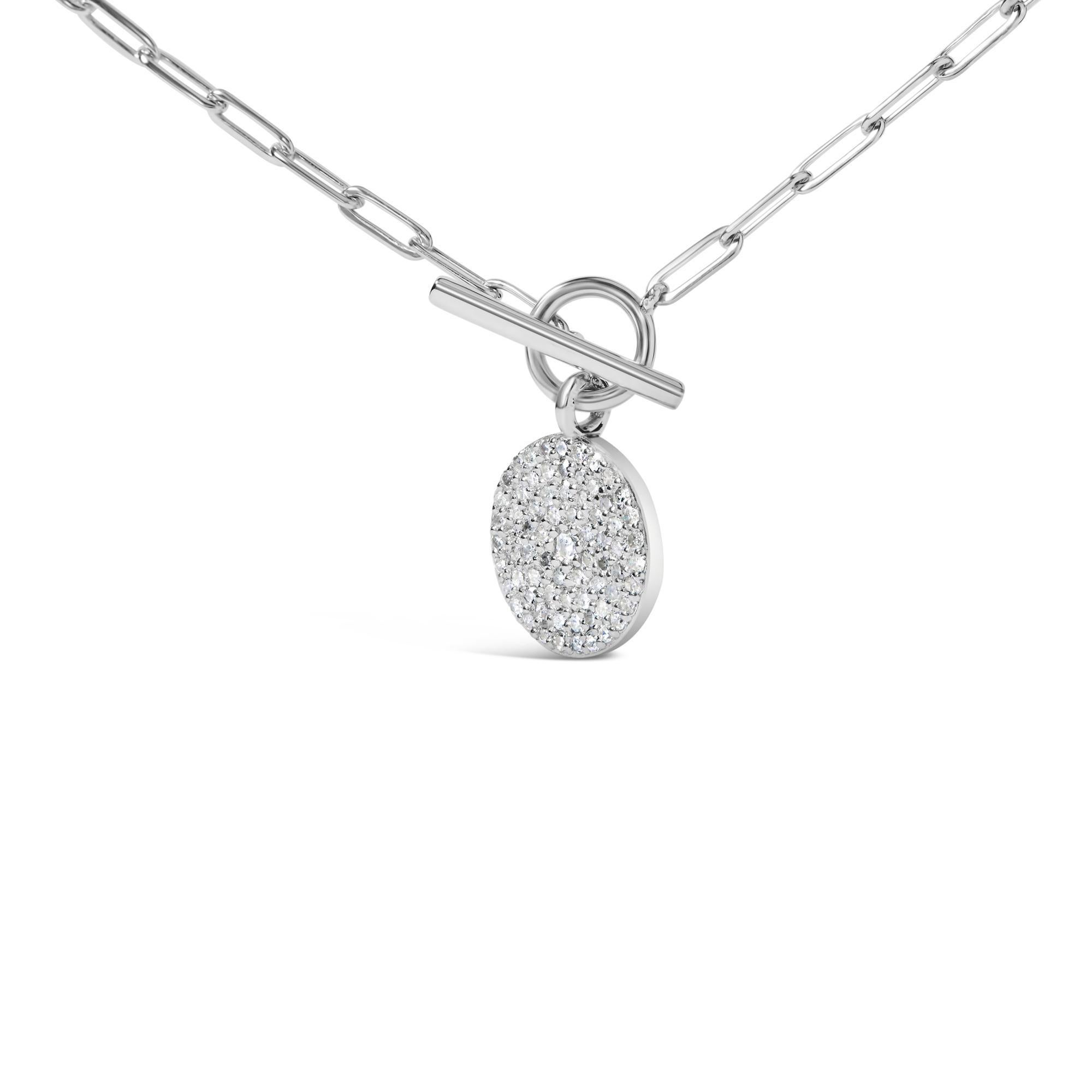 Moderno Medaglione in argento sterling con diamante da 3/8 di carato e ciondolo a forma di graffetta con ghiera in vendita