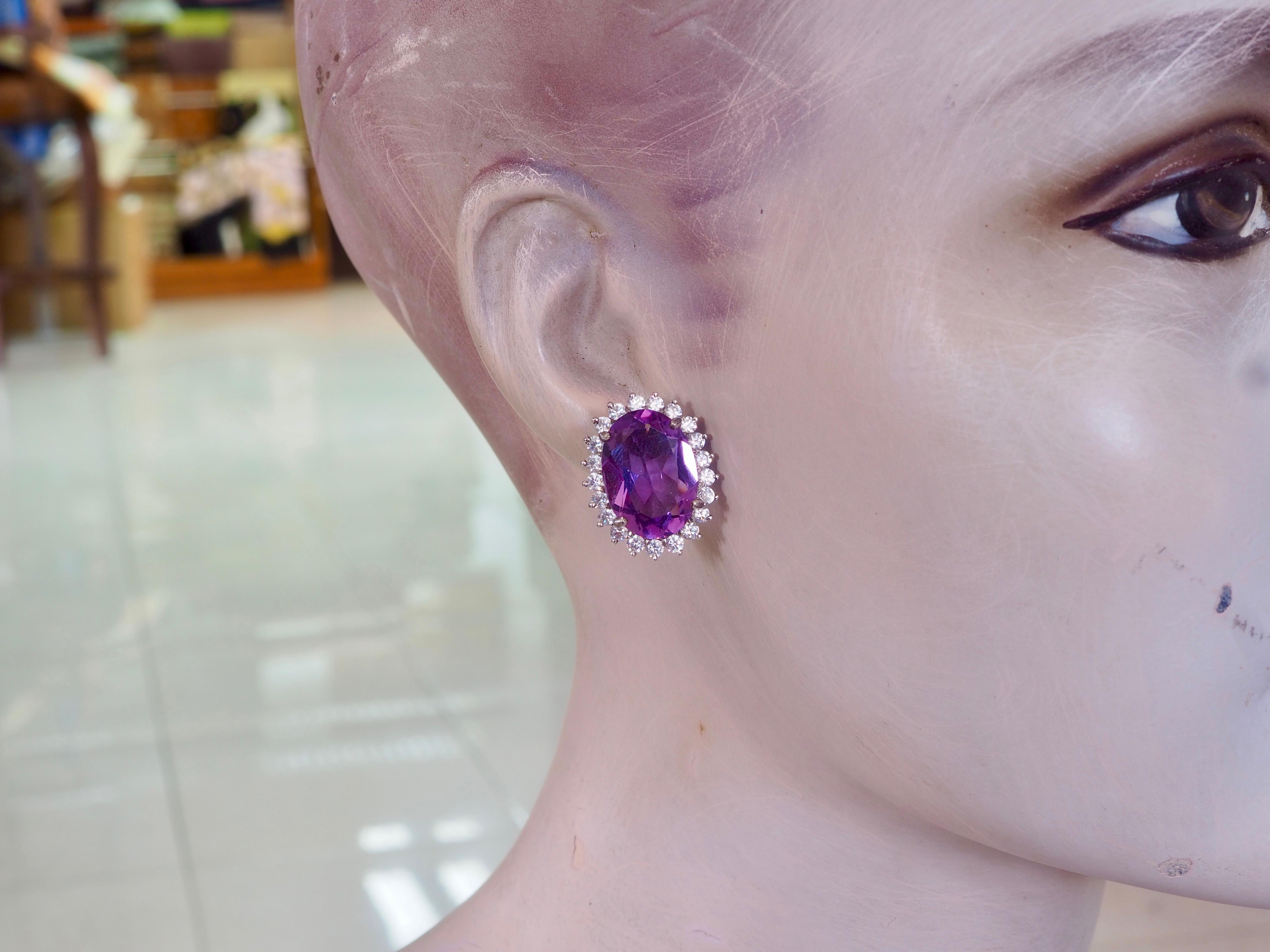 Orecchini a perno in argento sterling con ametista ovale e quarzo bianco da 30,53 carati in vendita 1