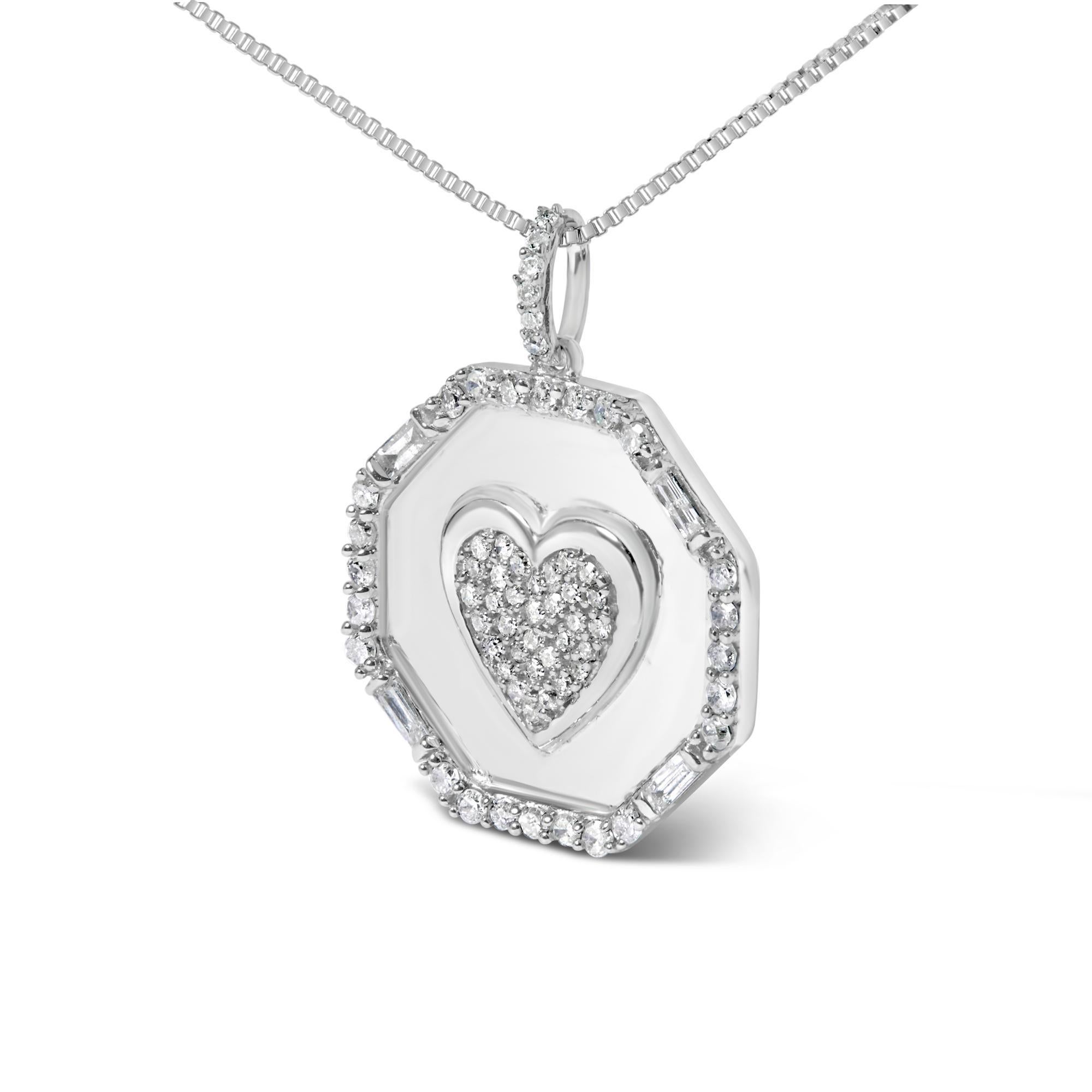 Moderno Collana in argento sterling con specchio di diamanti da 5/8 Cttw, cuore e aureola di diamanti da 18