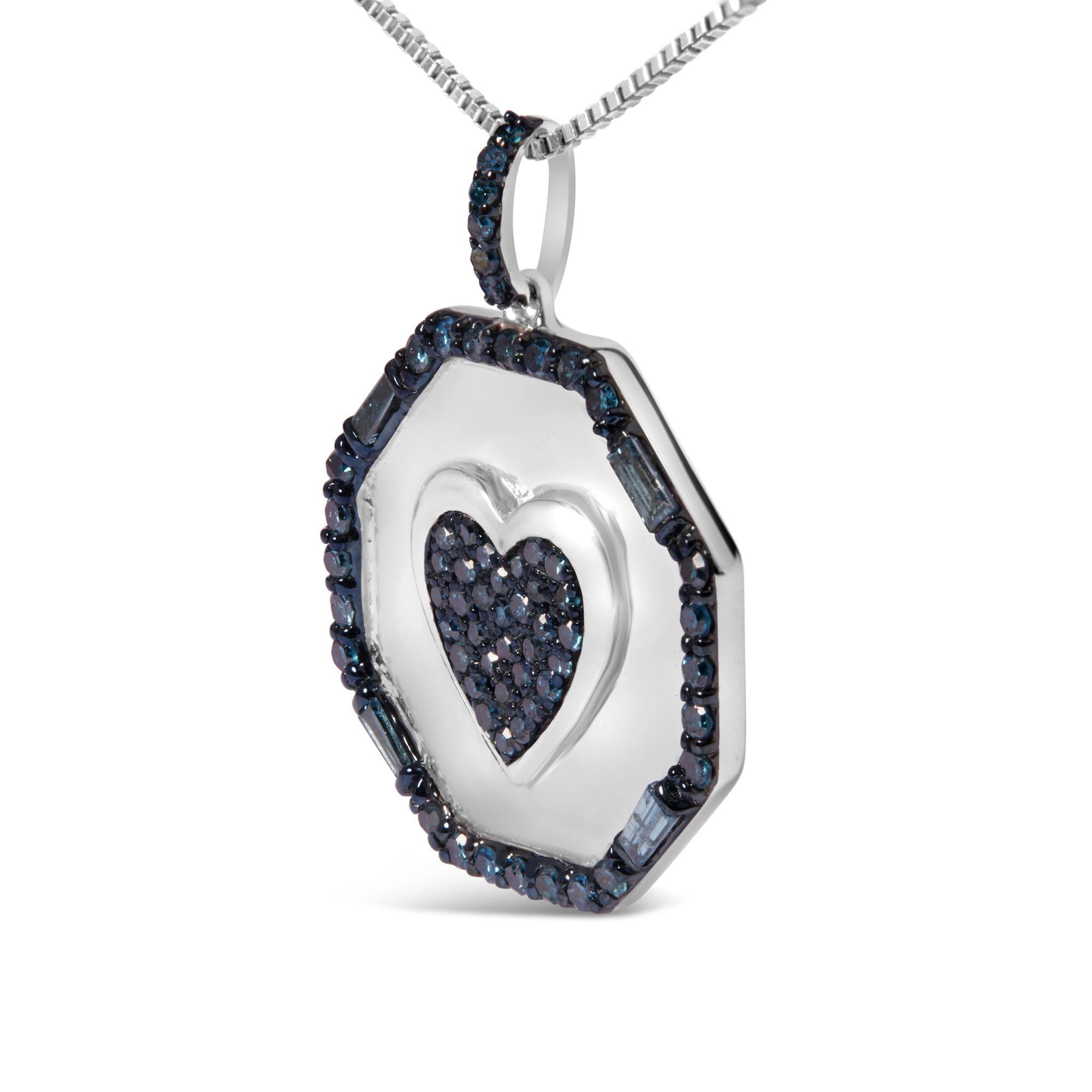 Moderno Collana in argento sterling con diamanti blu trattati 5/8ct a specchio e aureola di diamanti a cuore in vendita