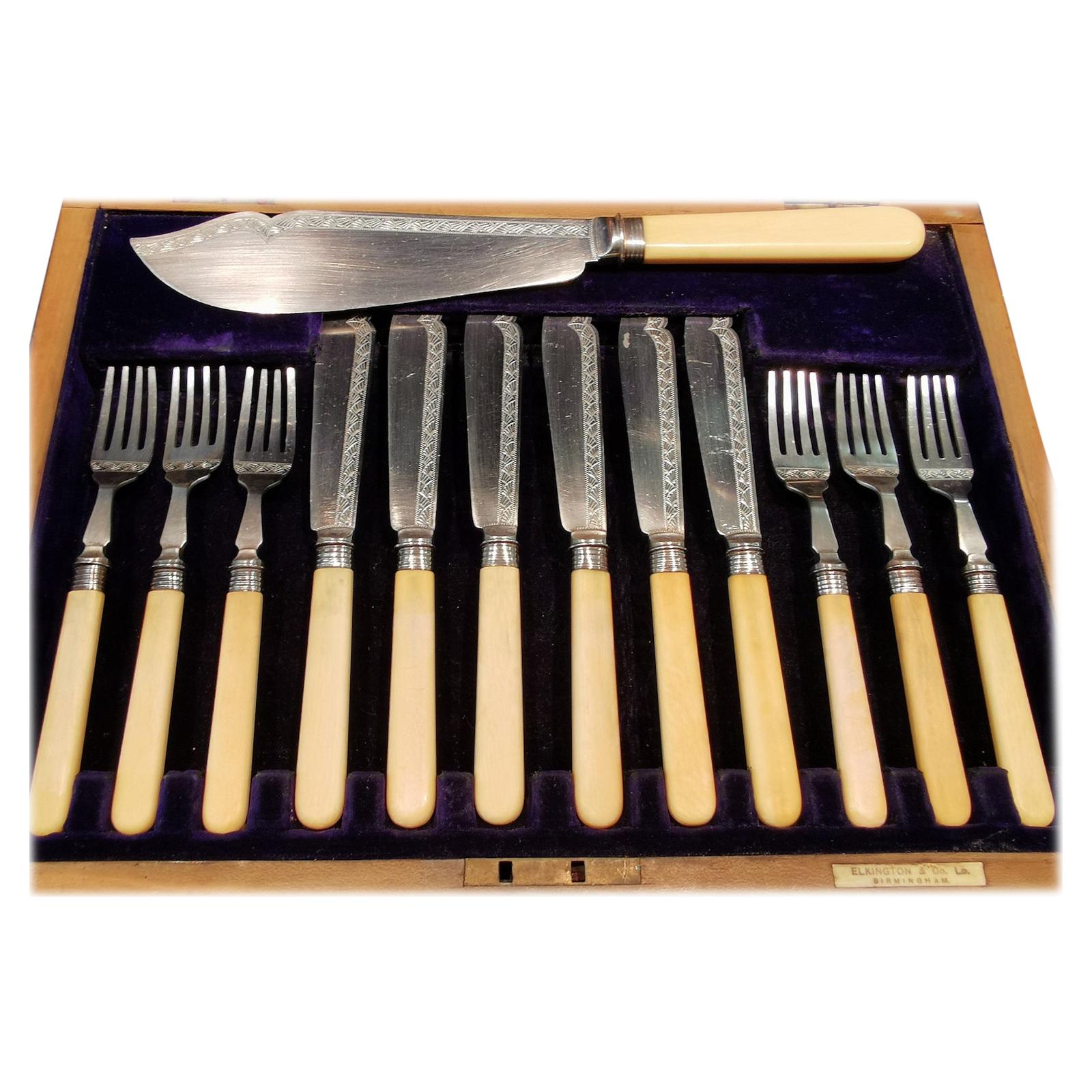 Sterling Silver 6-Person, 13 Piece Fish Set For Sale